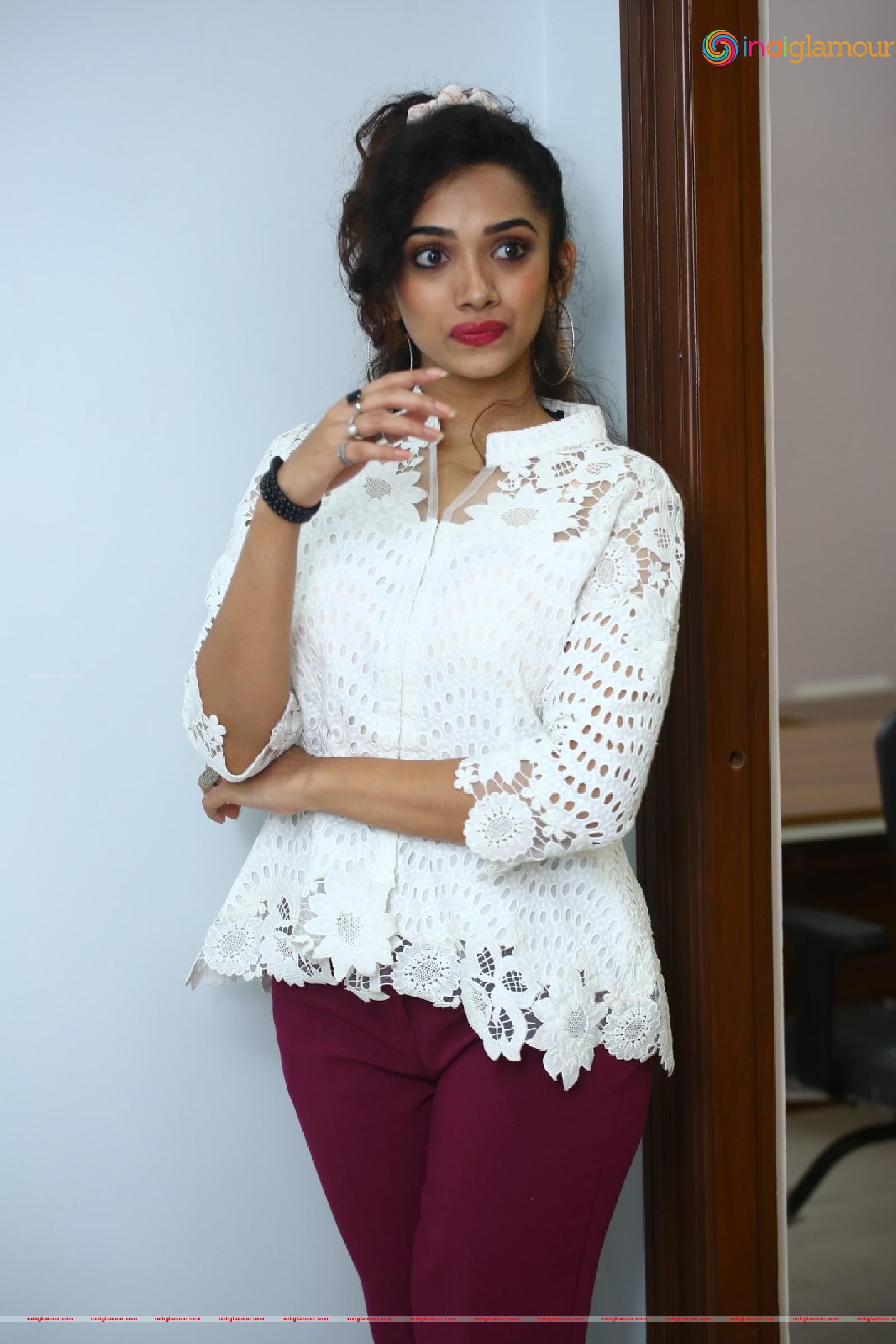 Saanve Megghana Actress hd photo
