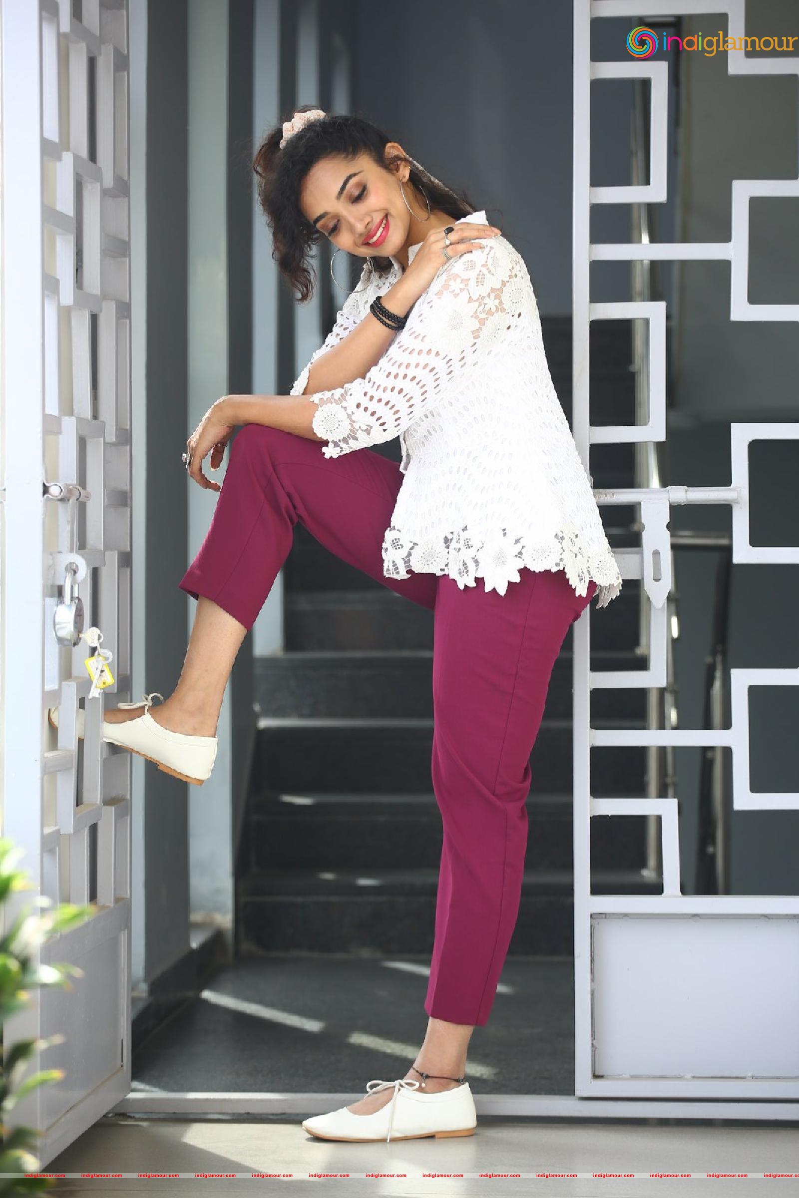 Saanve Megghana Actress hd photo