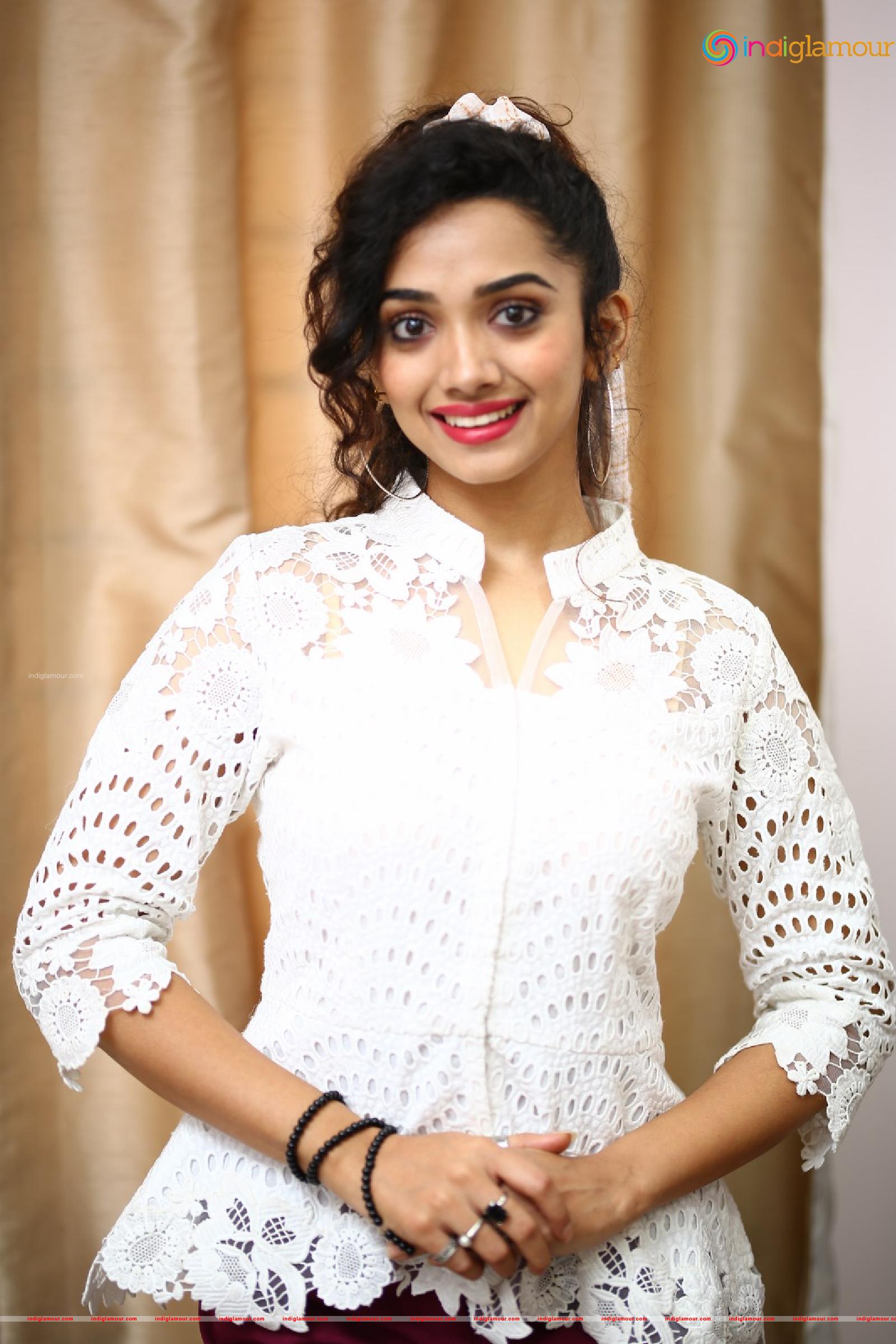 Saanve Megghana Actress hd photo