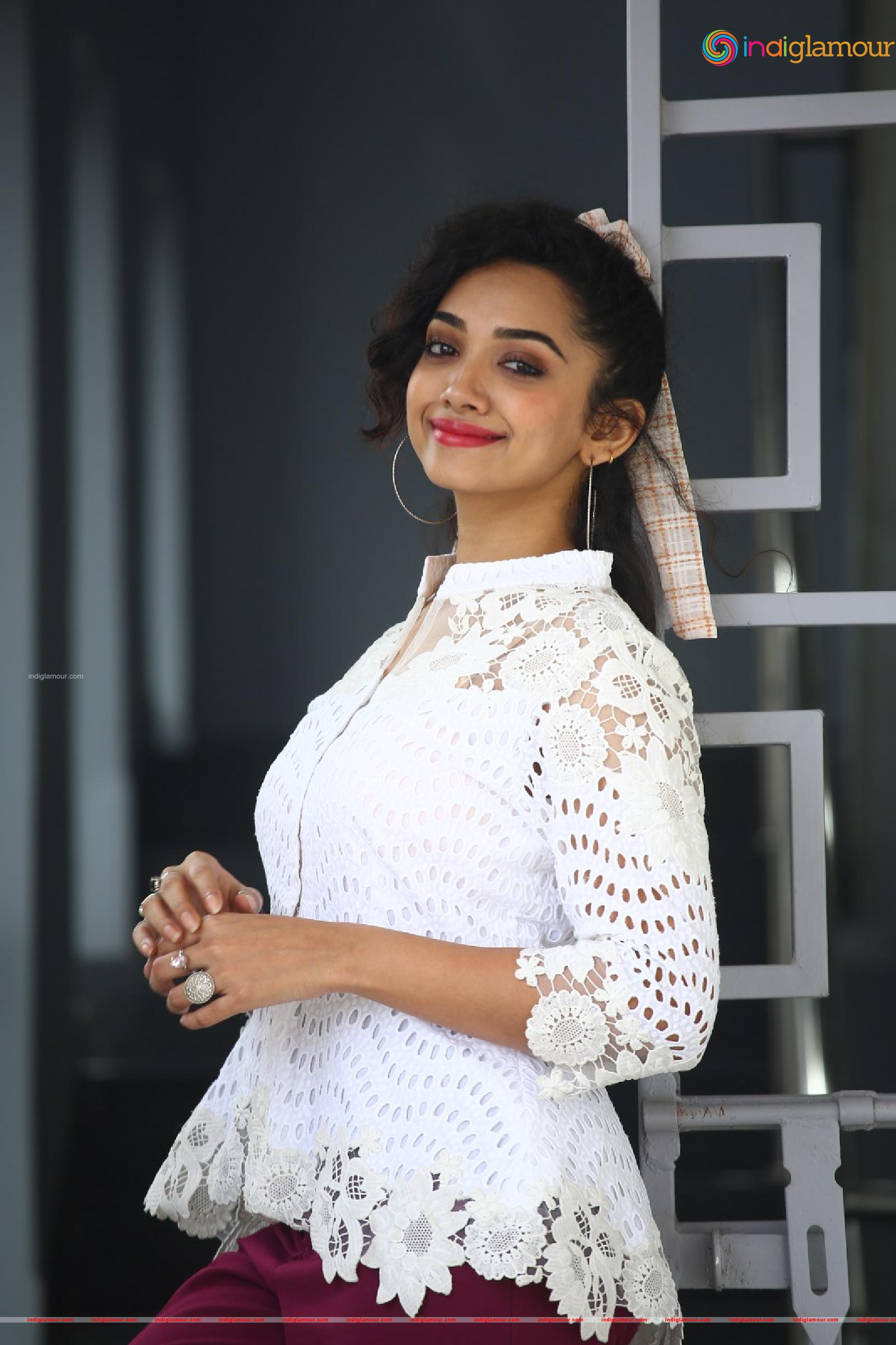 Saanve Megghana Actress hd photo