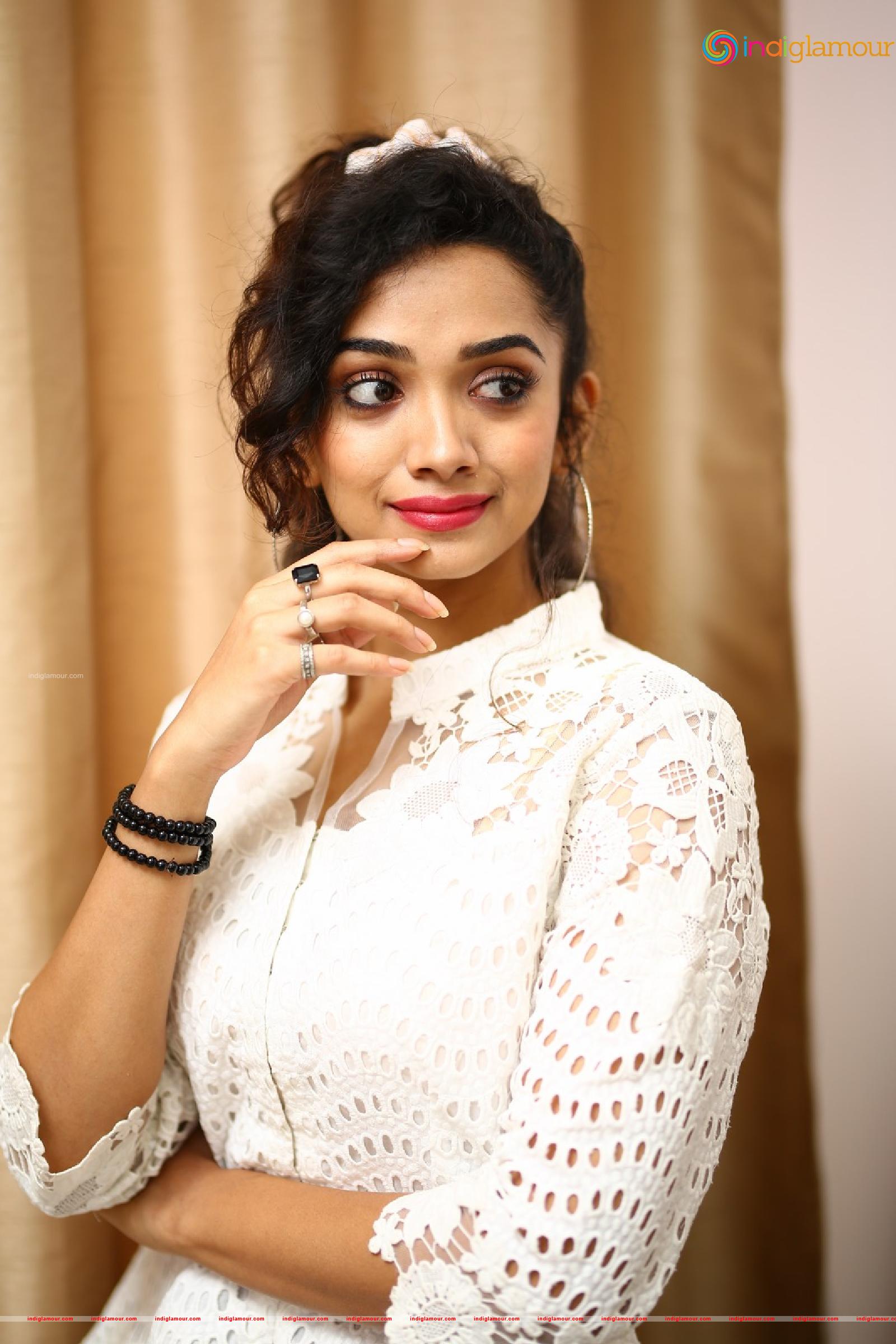 Saanve Megghana Actress hd photo