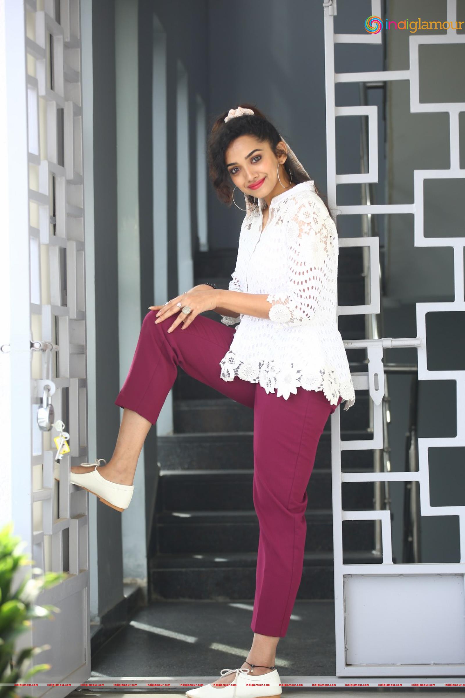 Saanve Megghana Actress hd photo