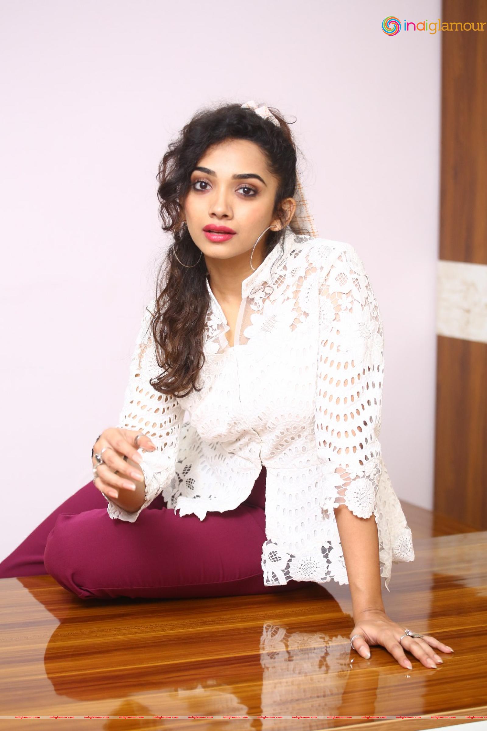 Saanve Megghana Actress hd photo