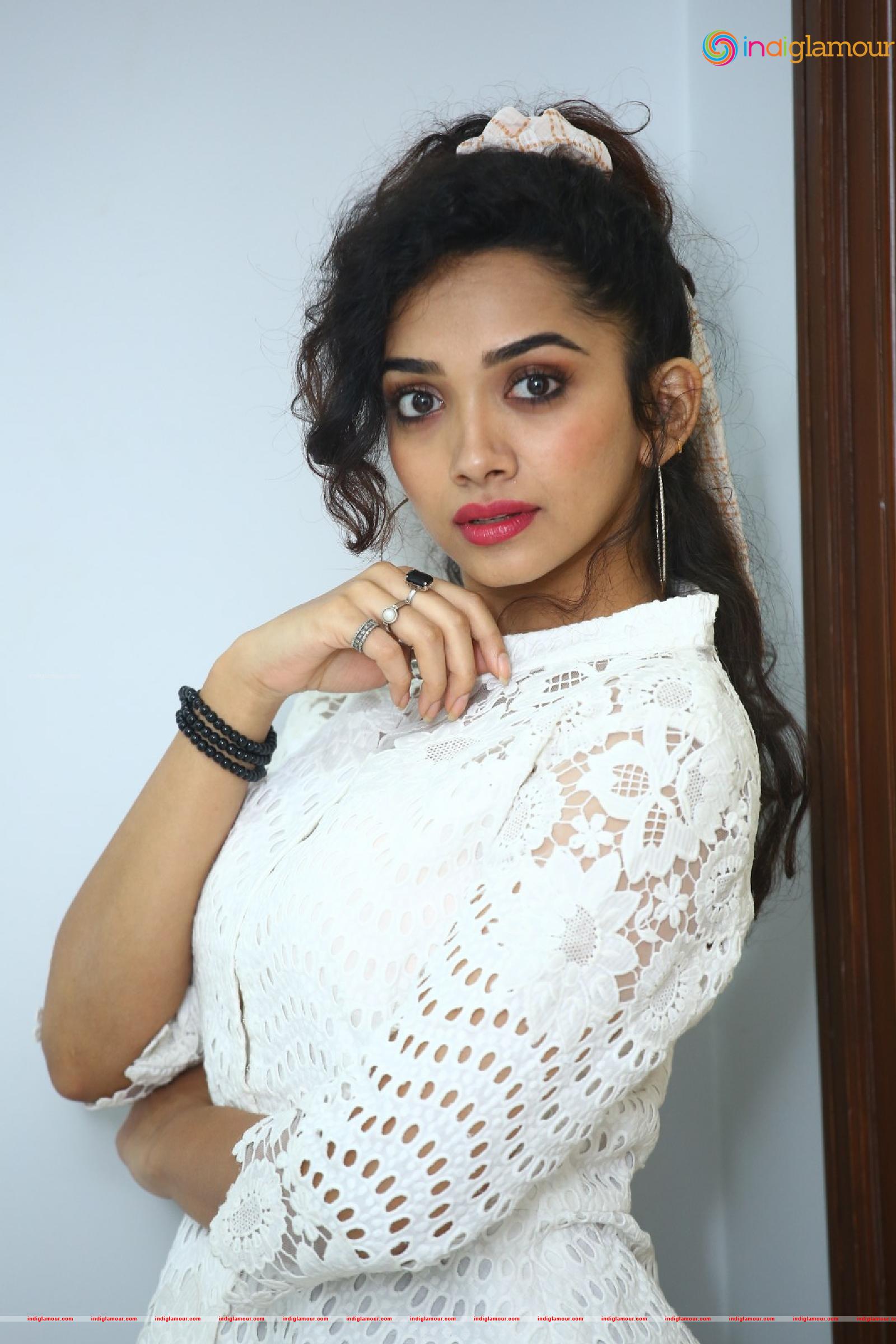 Saanve Megghana Actress hd photo