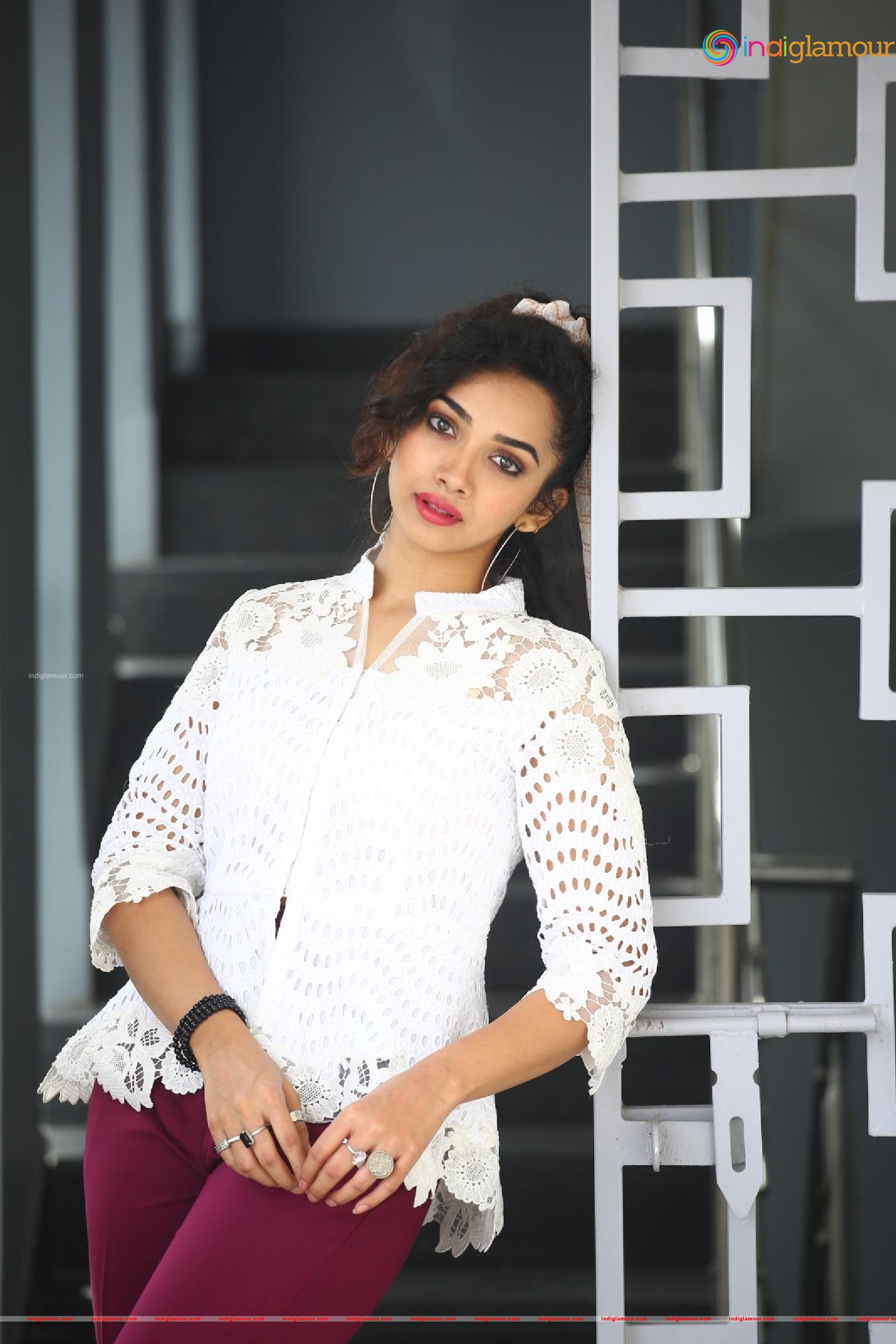 Saanve Megghana Actress hd photo