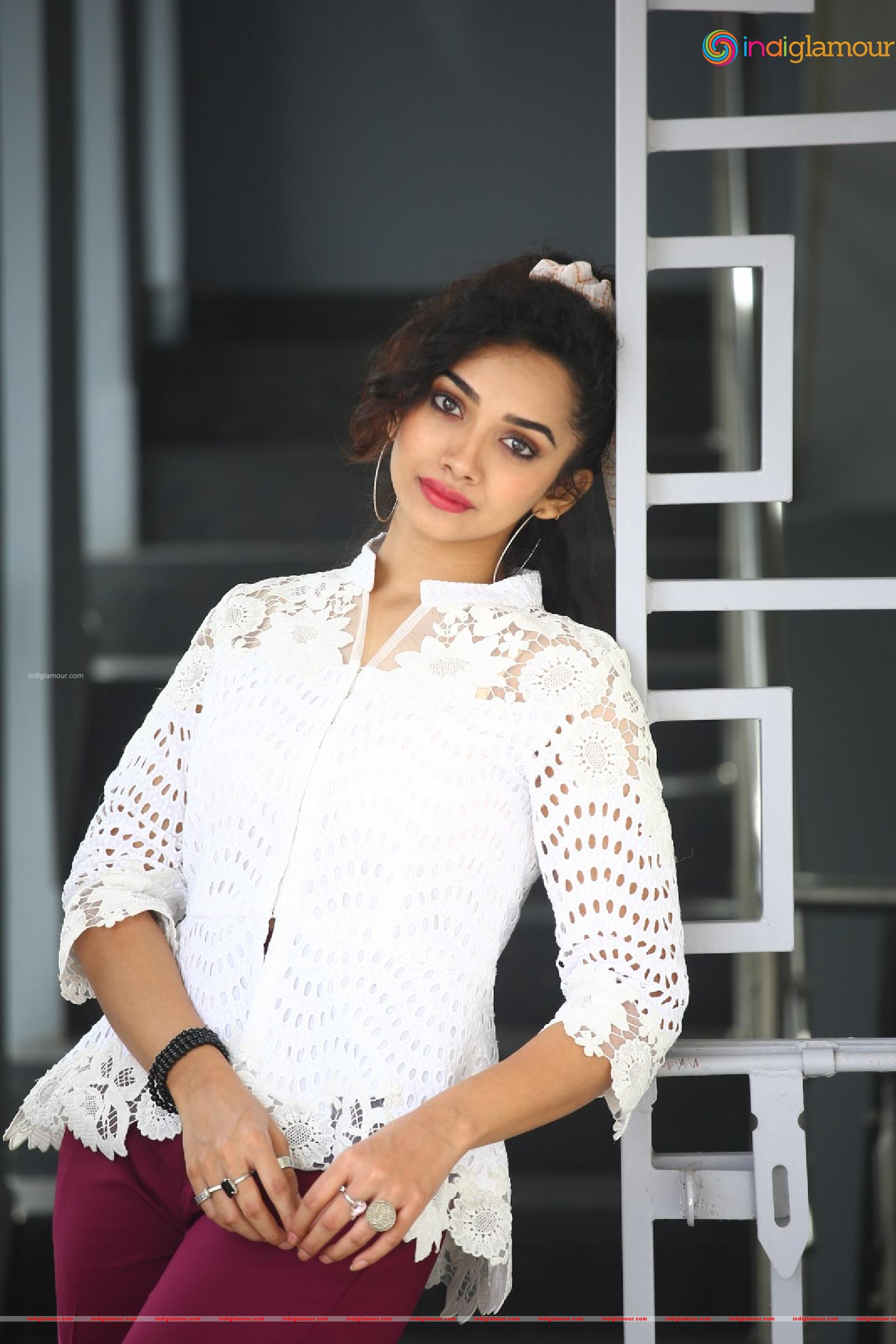 Saanve Megghana Actress hd photo