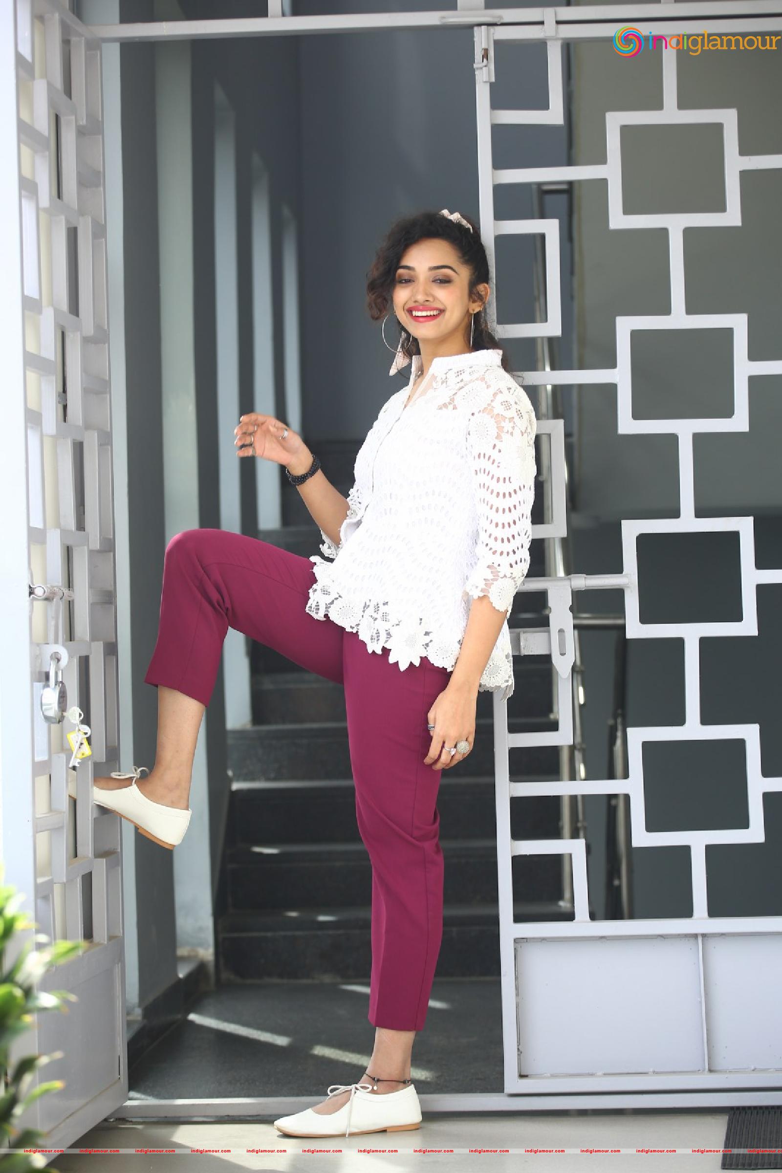 Saanve Megghana Actress hd photo