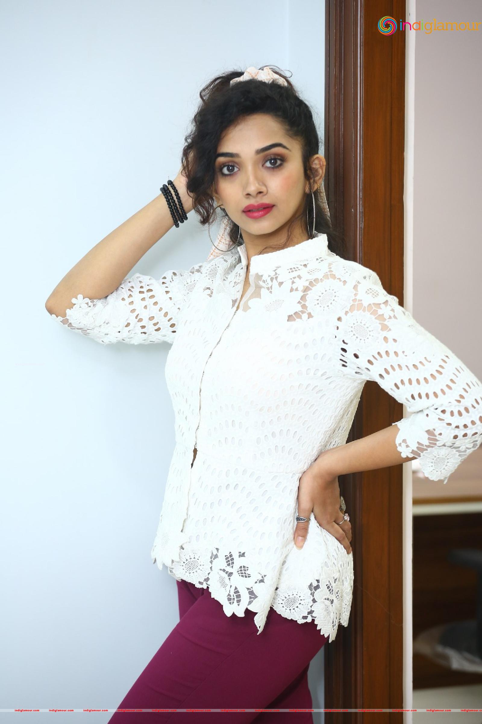 Saanve Megghana Actress hd photo