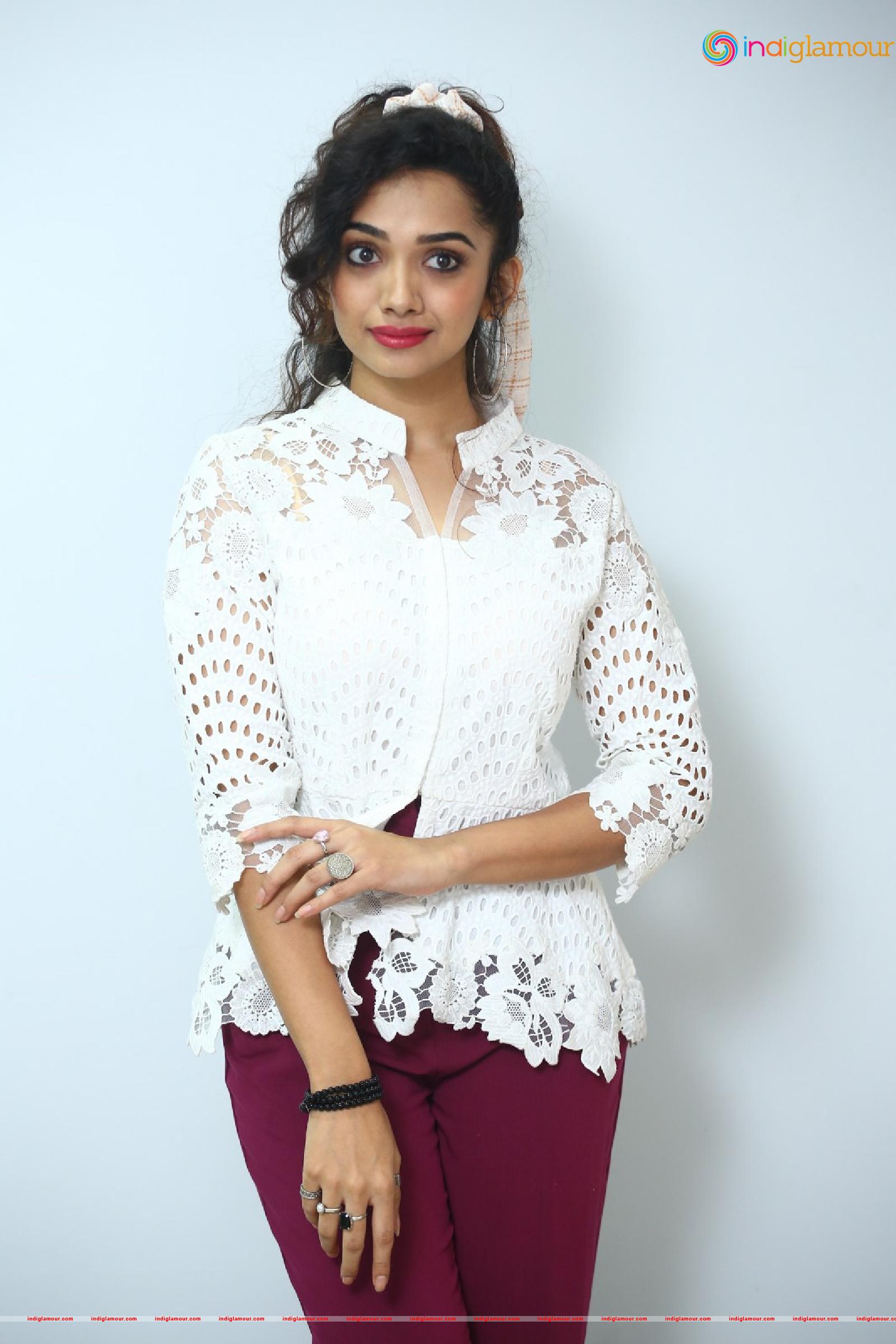 Saanve Megghana Actress hd photo