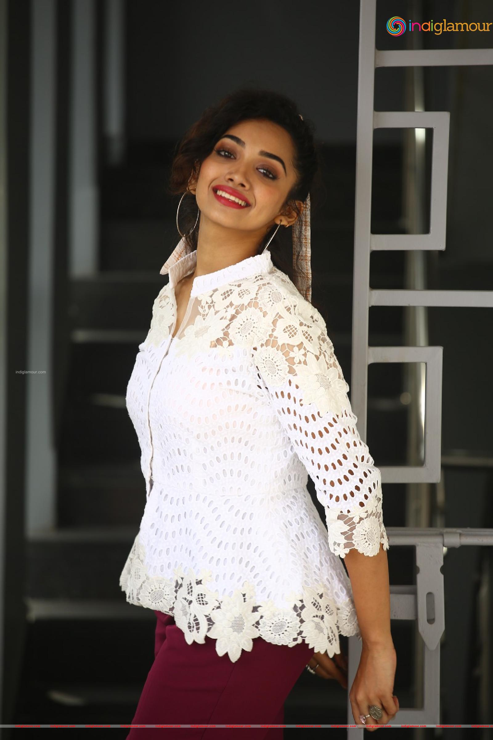 Saanve Megghana Actress hd photo