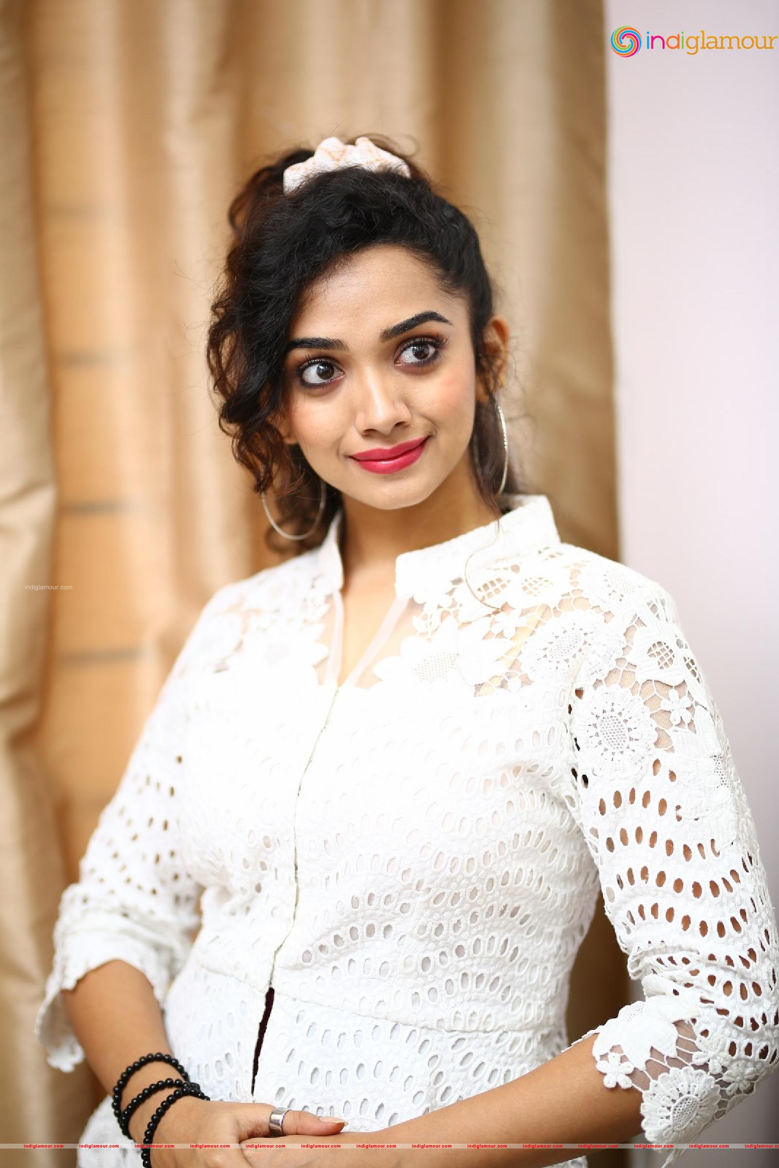 Saanve Megghana Actress hd photo