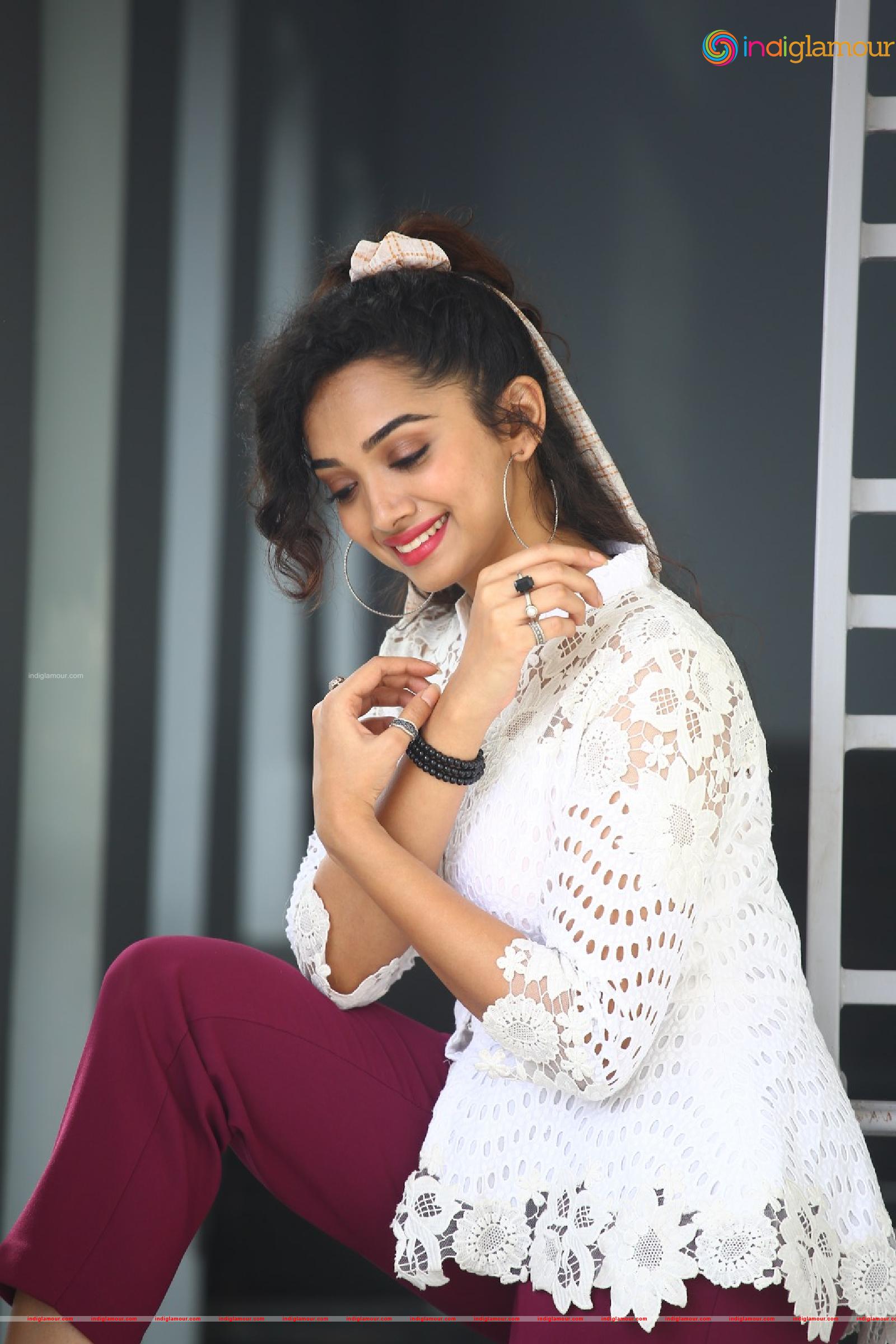 Saanve Megghana Actress hd photo