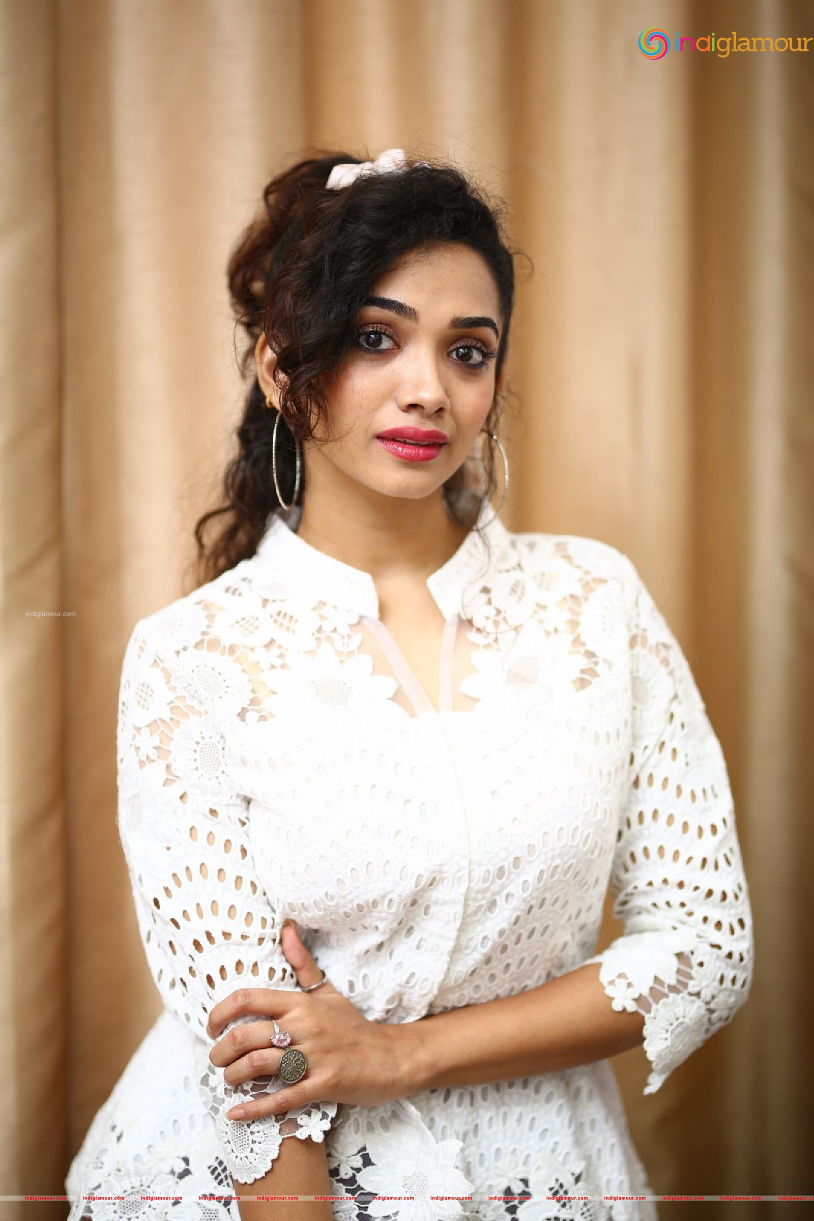 Saanve Megghana Actress hd photo