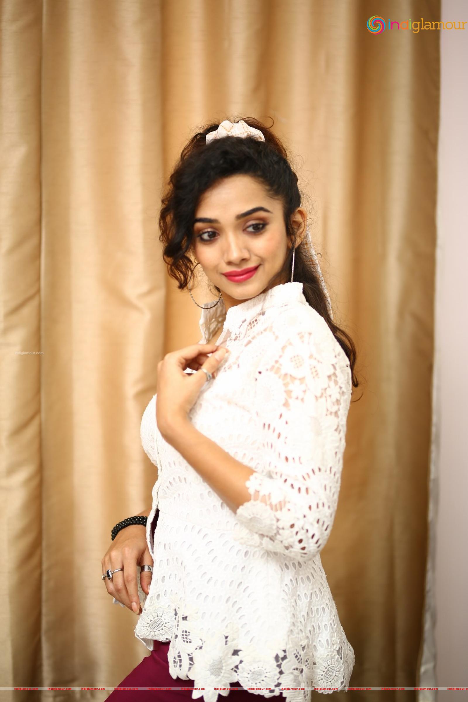 Saanve Megghana Actress hd photo
