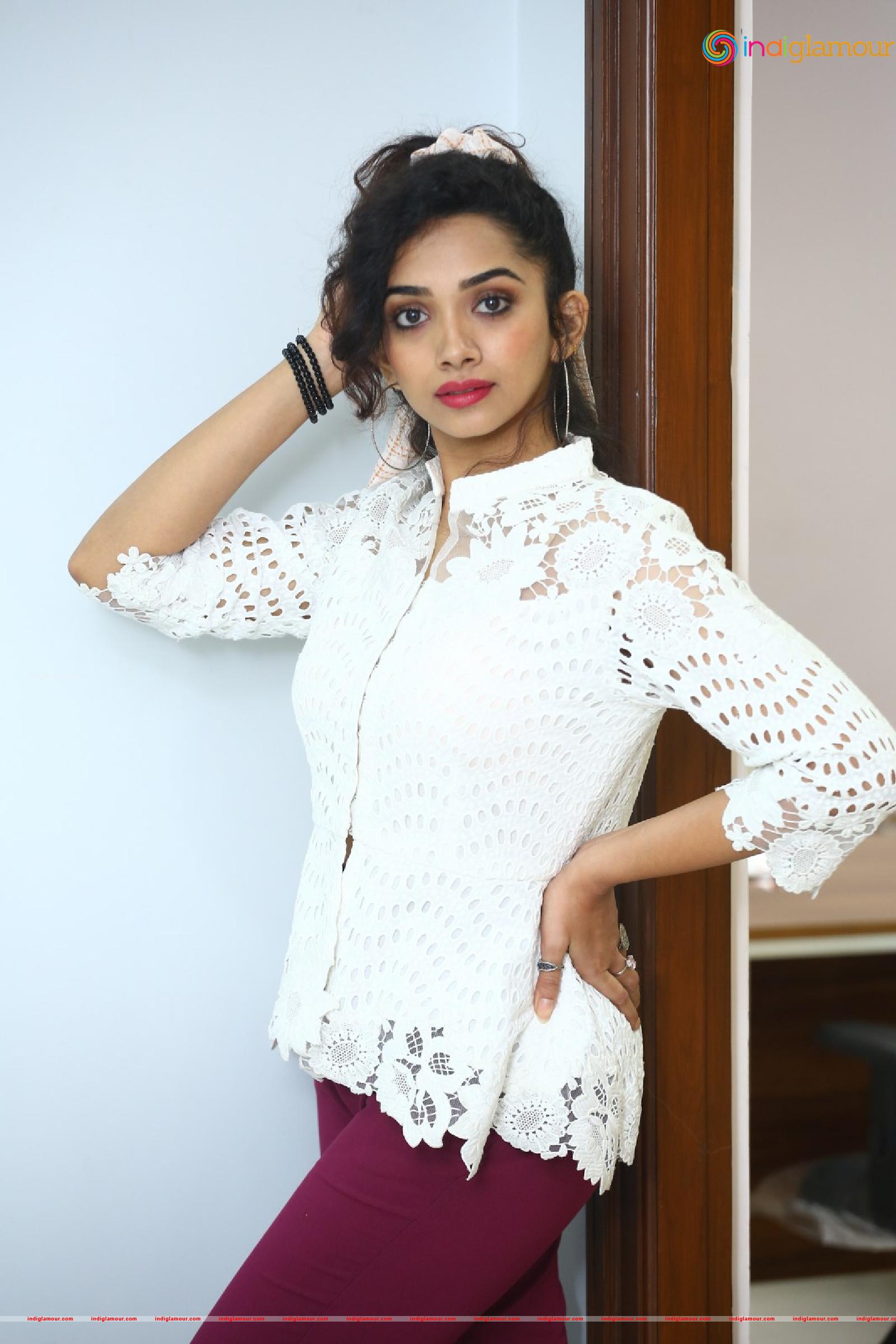 Saanve Megghana Actress hd photo