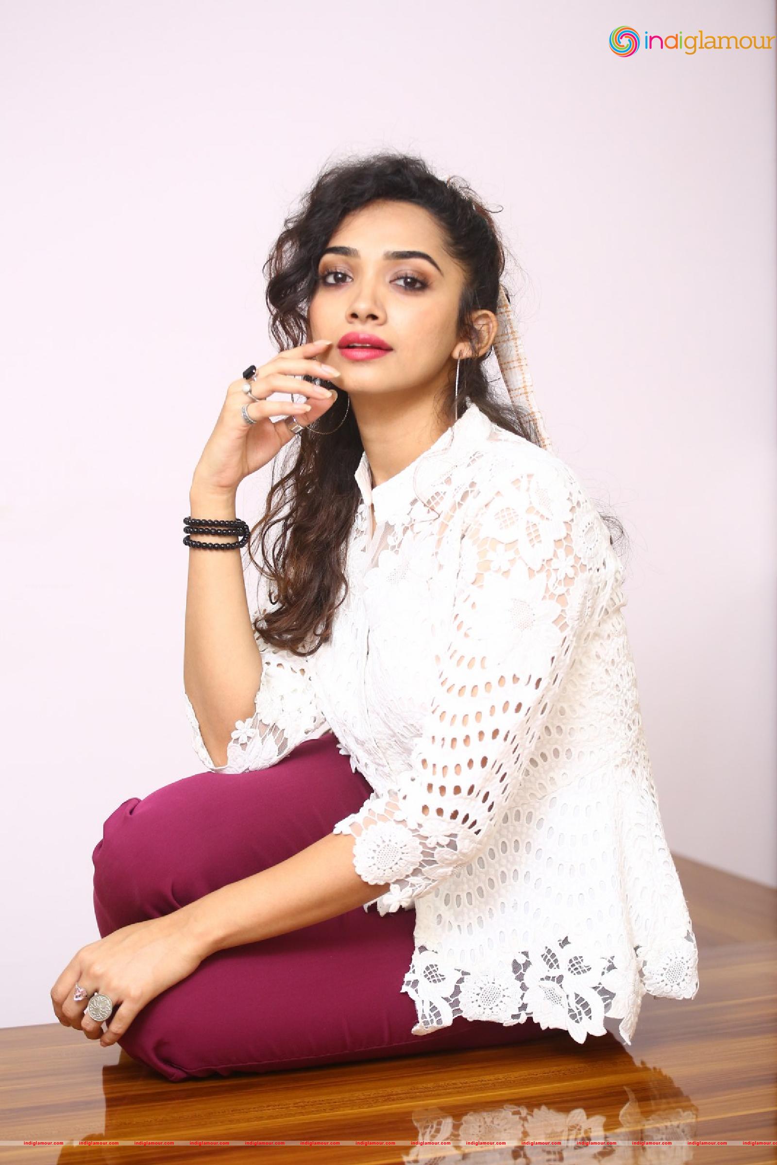 Saanve Megghana Actress hd photo