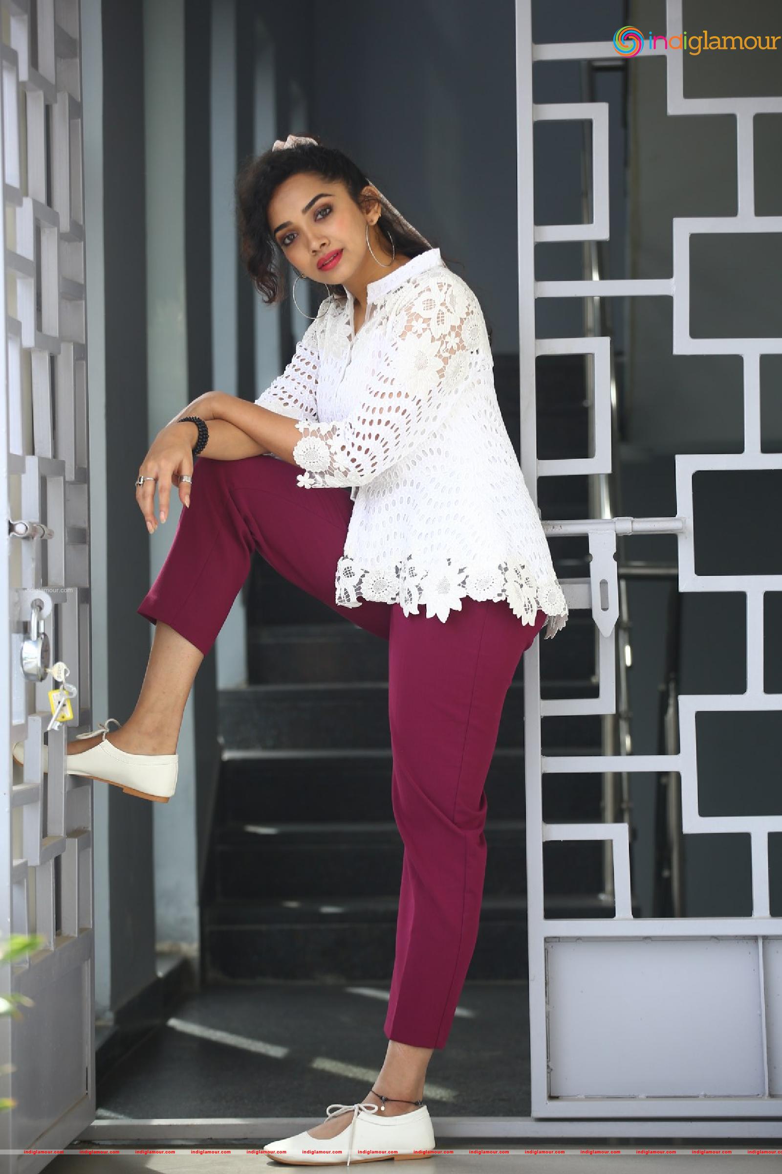Saanve Megghana Actress hd photo
