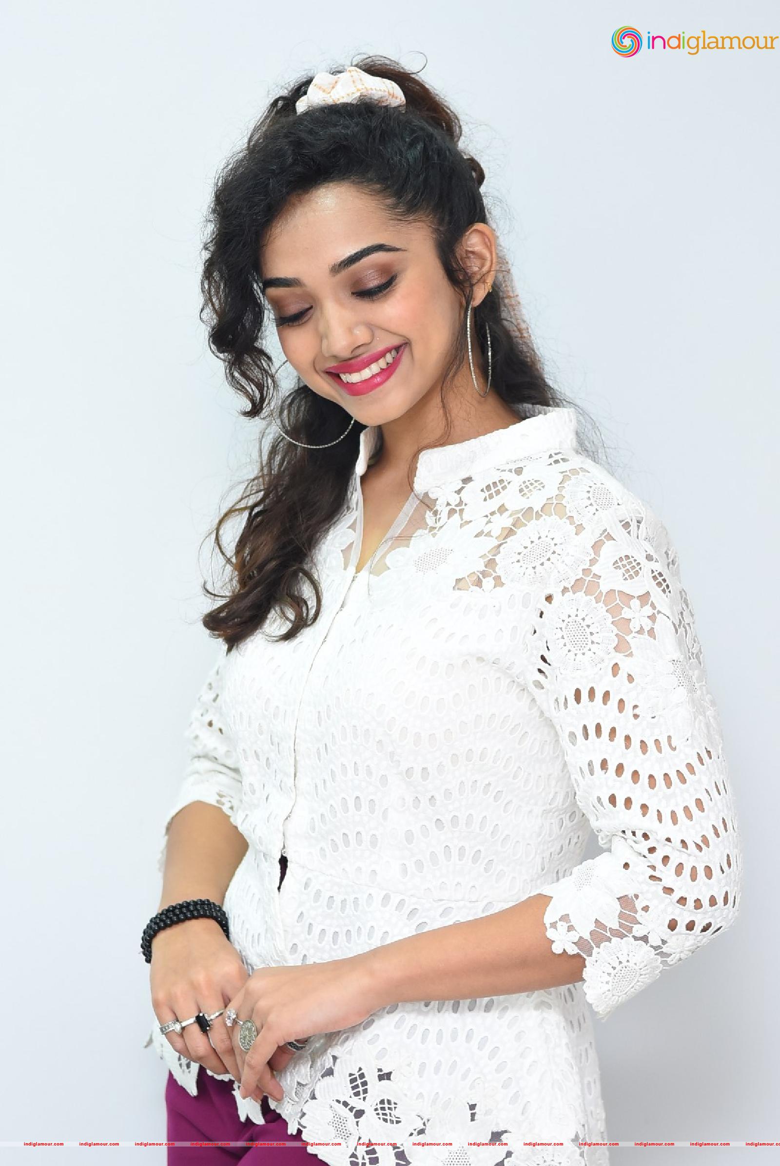 Saanve Megghana Actress hd photo
