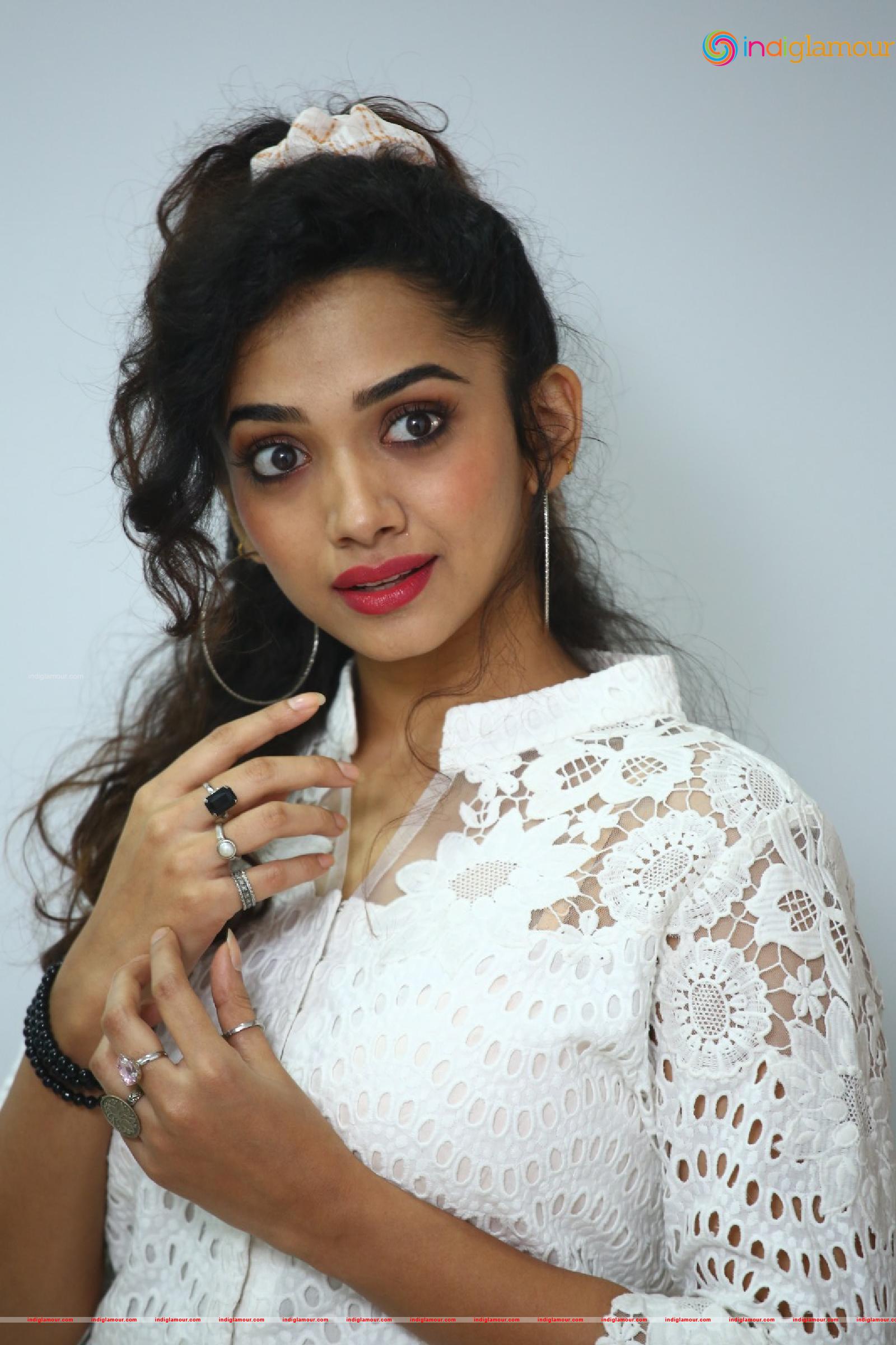 Saanve Megghana Actress hd photo