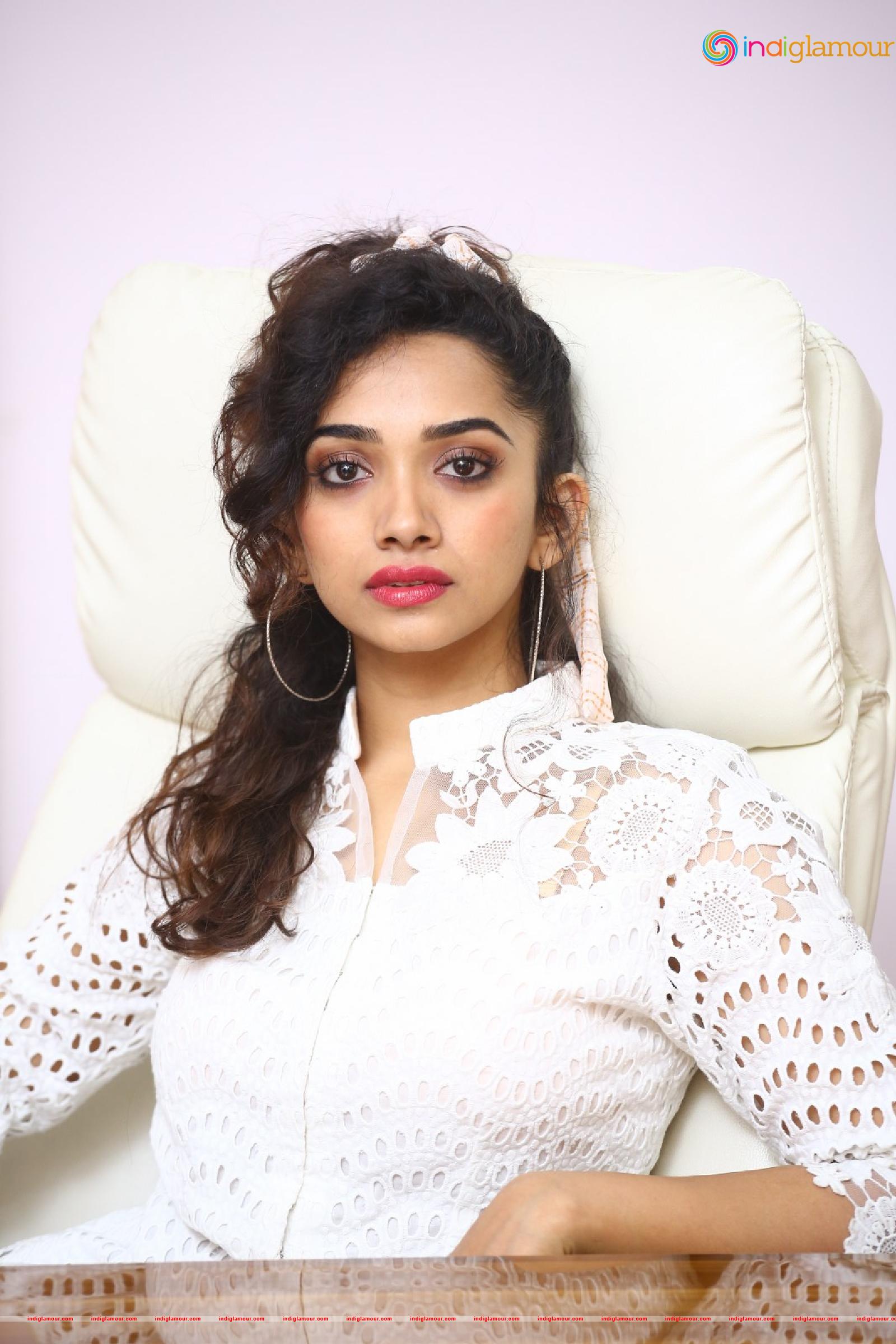 Saanve Megghana Actress hd photo