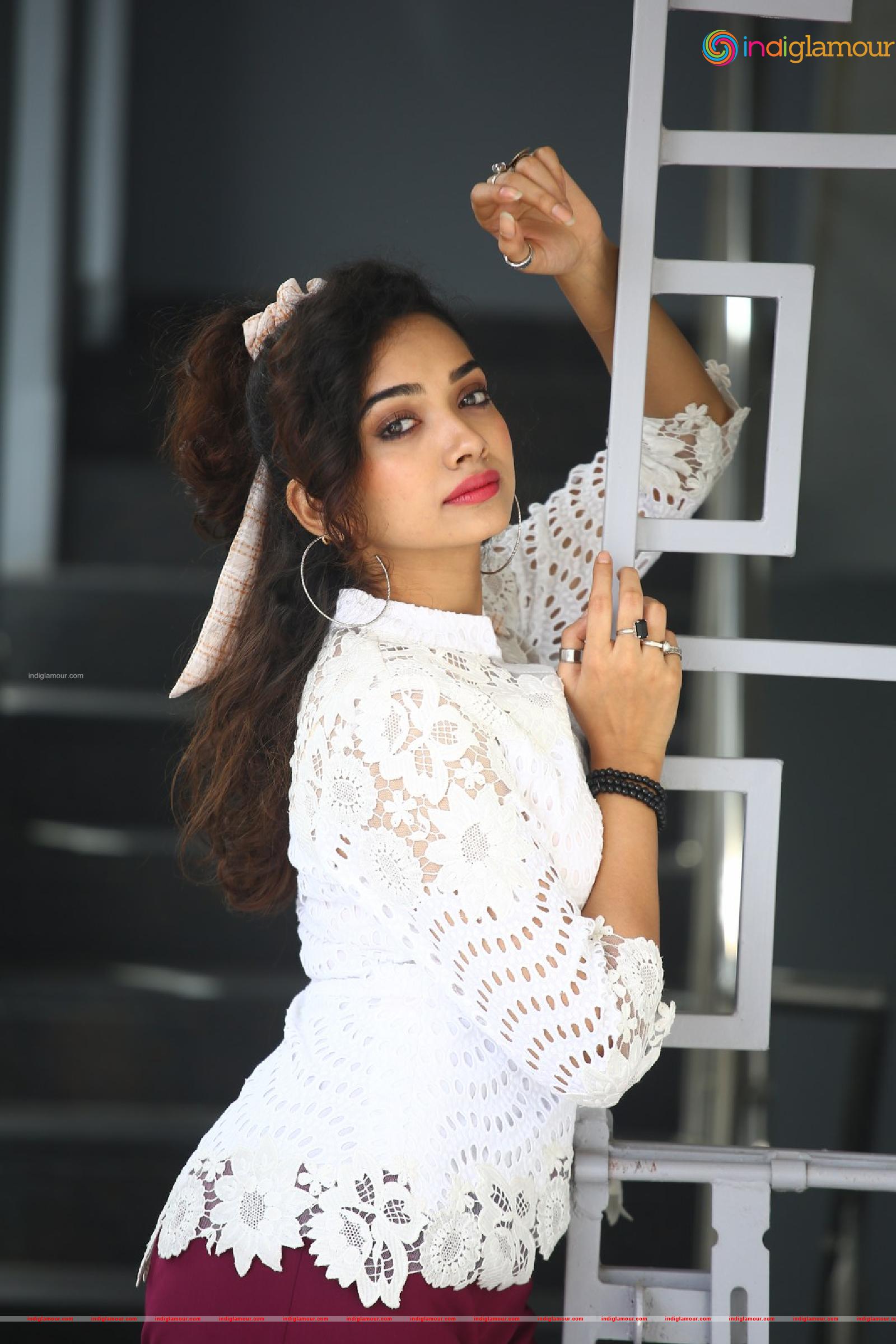 Saanve Megghana Actress hd photo