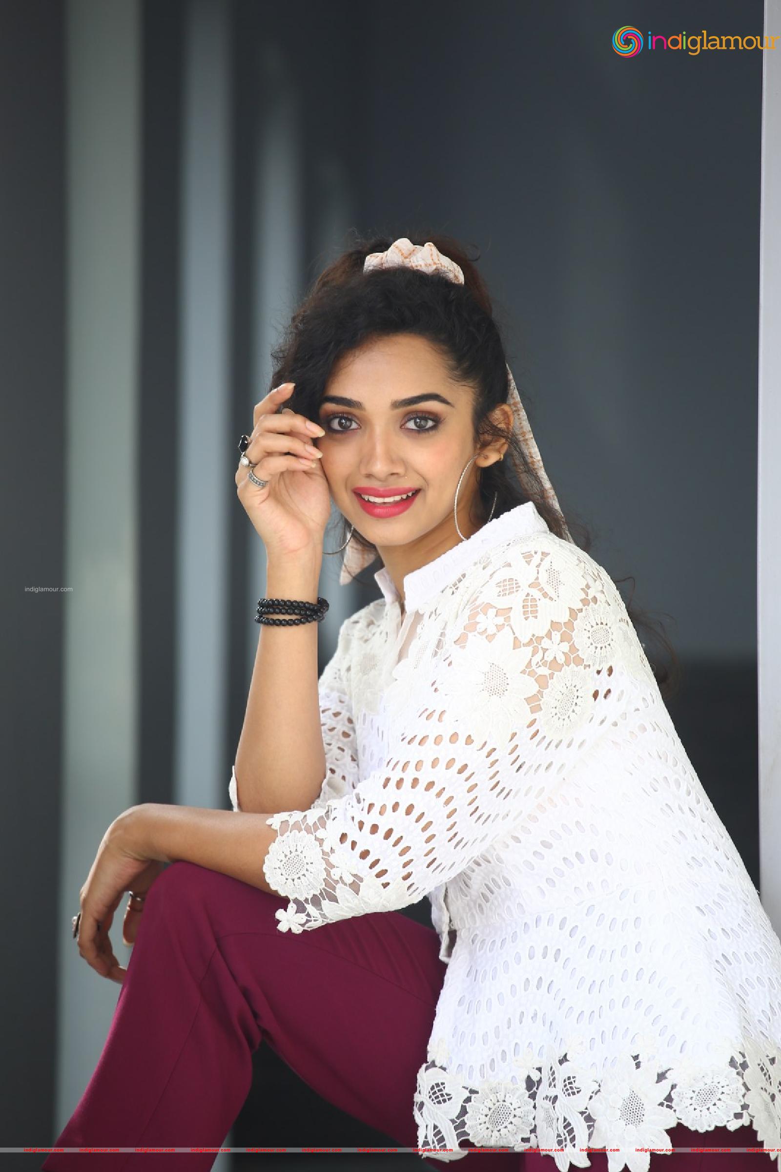 Saanve Megghana Actress hd photo