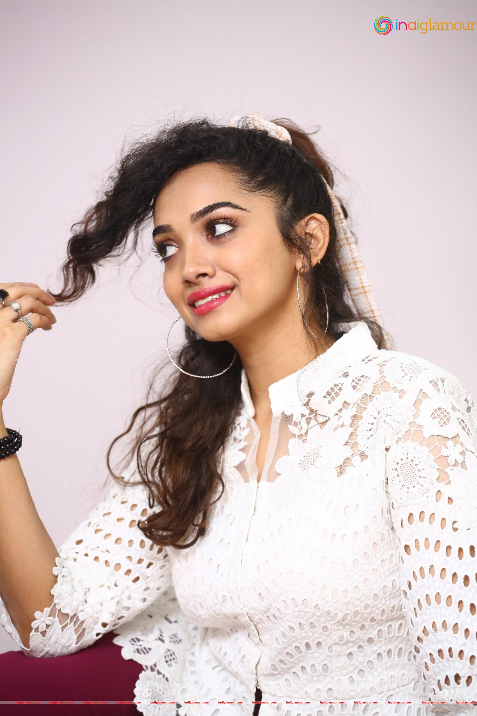 Saanve Megghana Actress hd photo