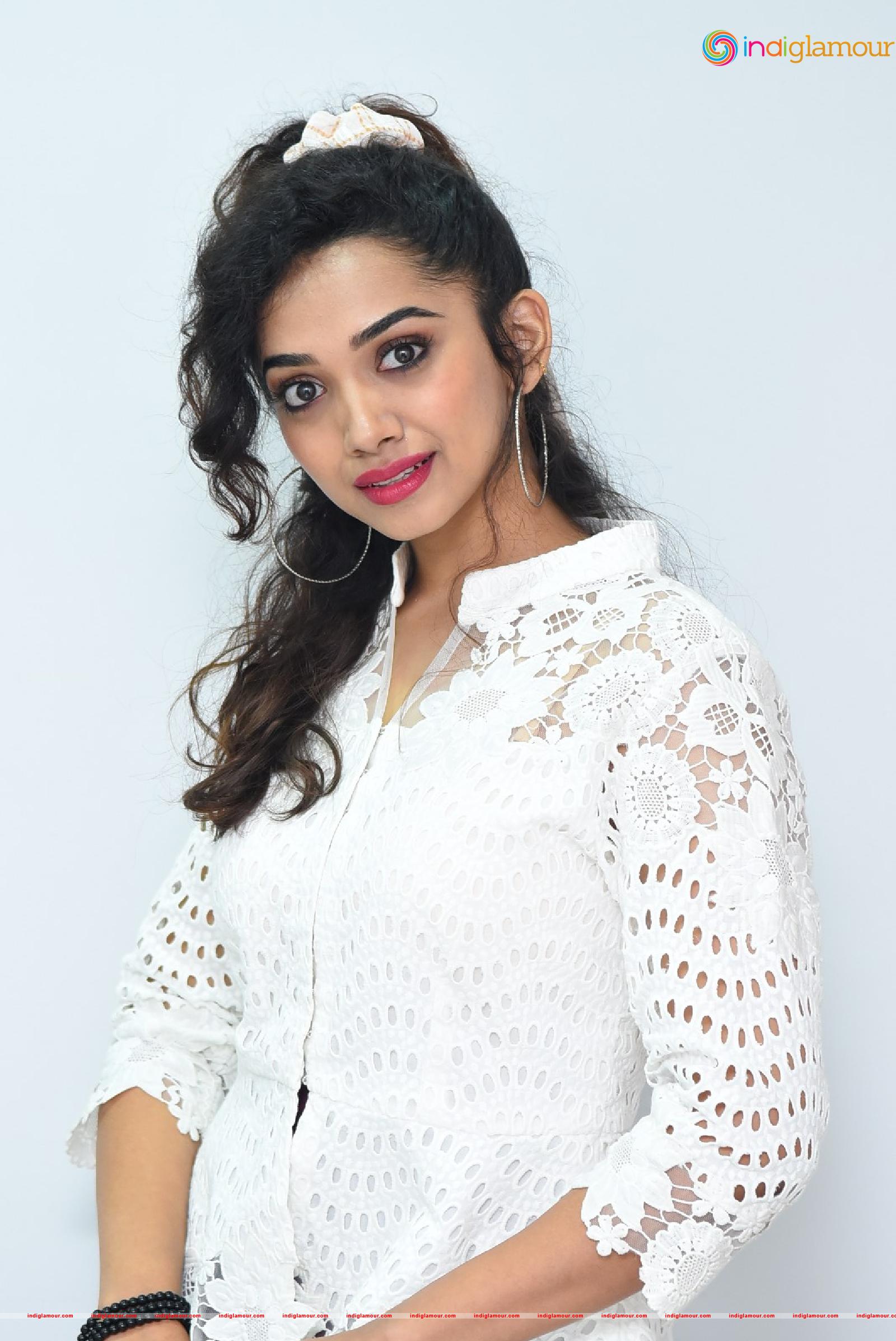 Saanve Megghana Actress hd photo