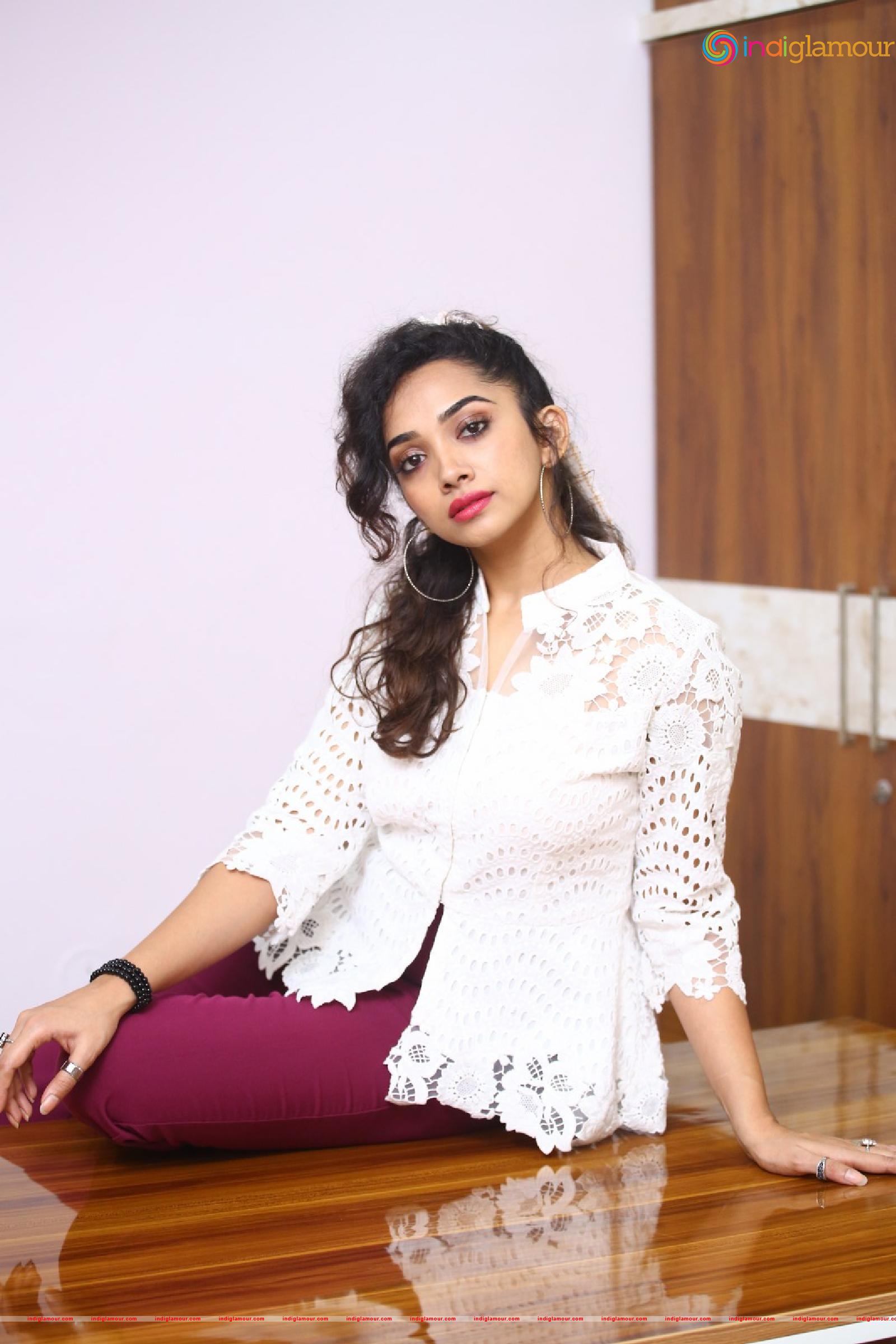 Saanve Megghana Actress hd photo