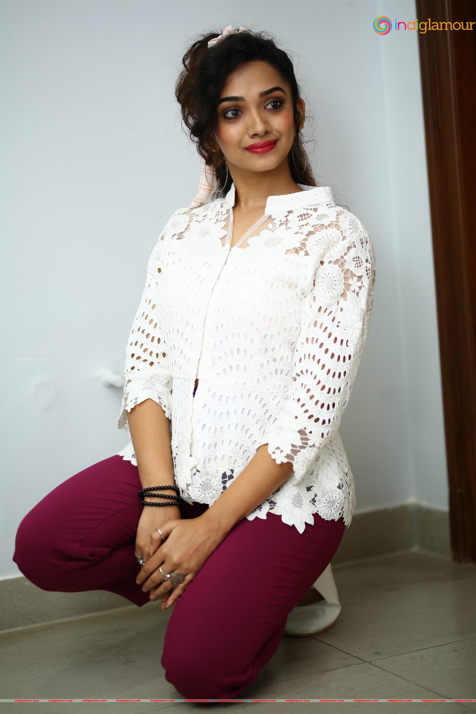 Saanve Megghana Actress hd photo