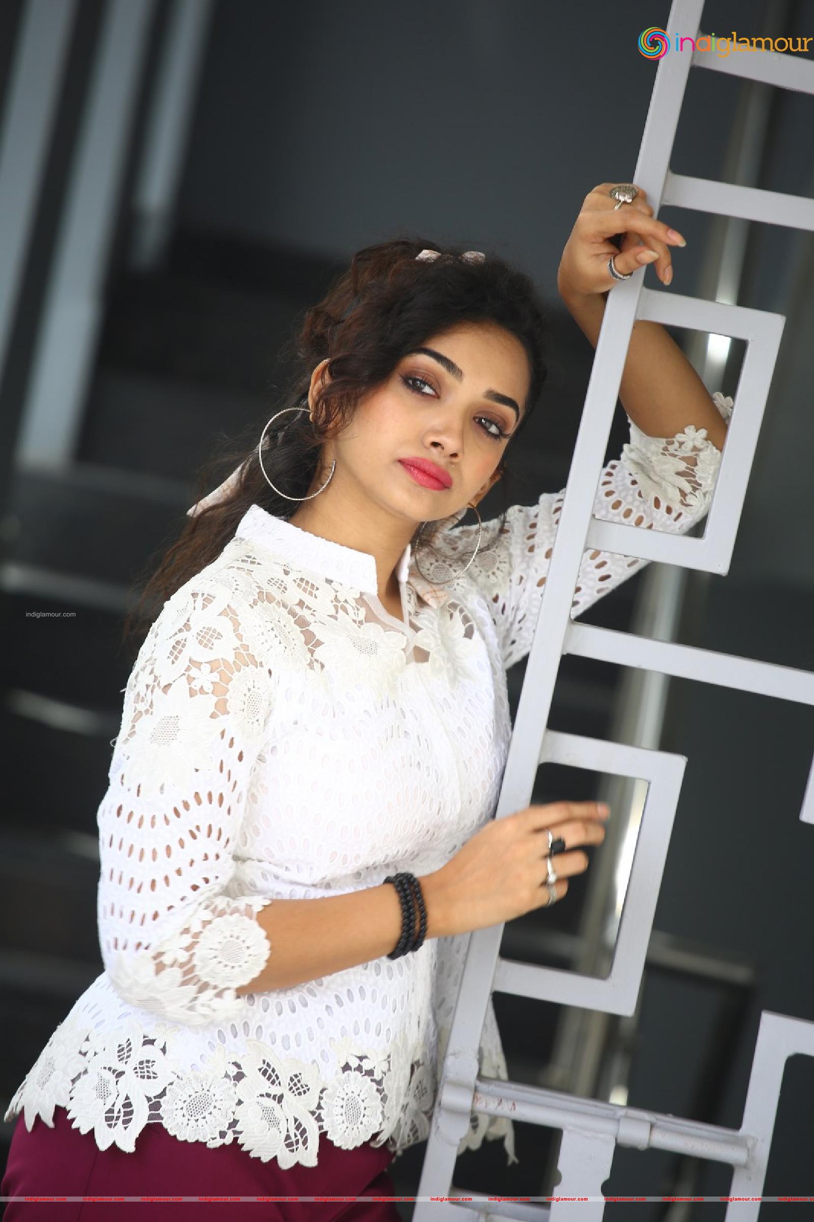 Saanve Megghana Actress hd photo