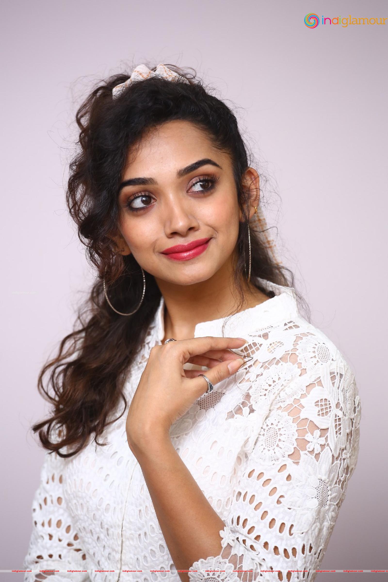 Saanve Megghana Actress hd photo