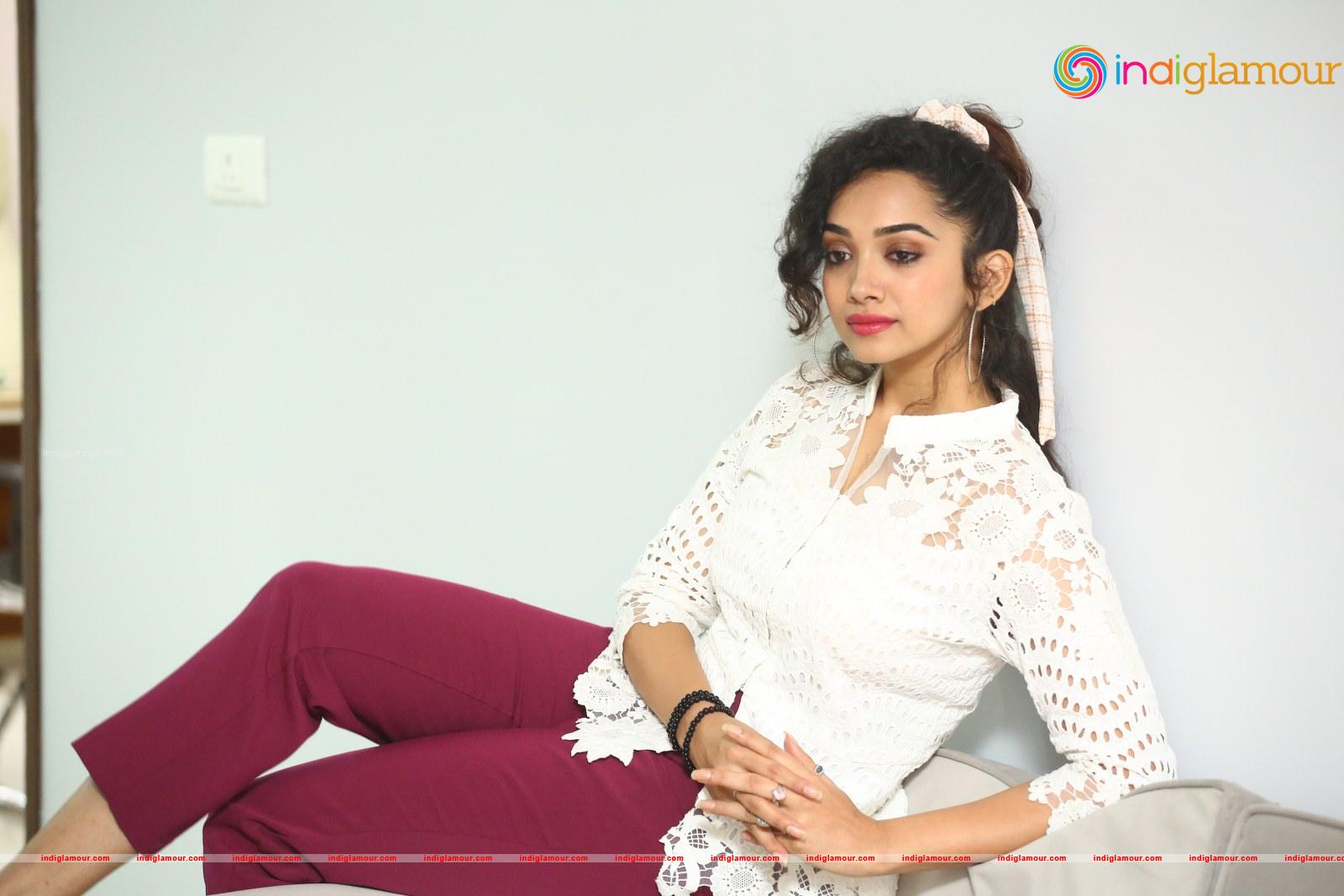 Saanve Megghana Actress hd photo