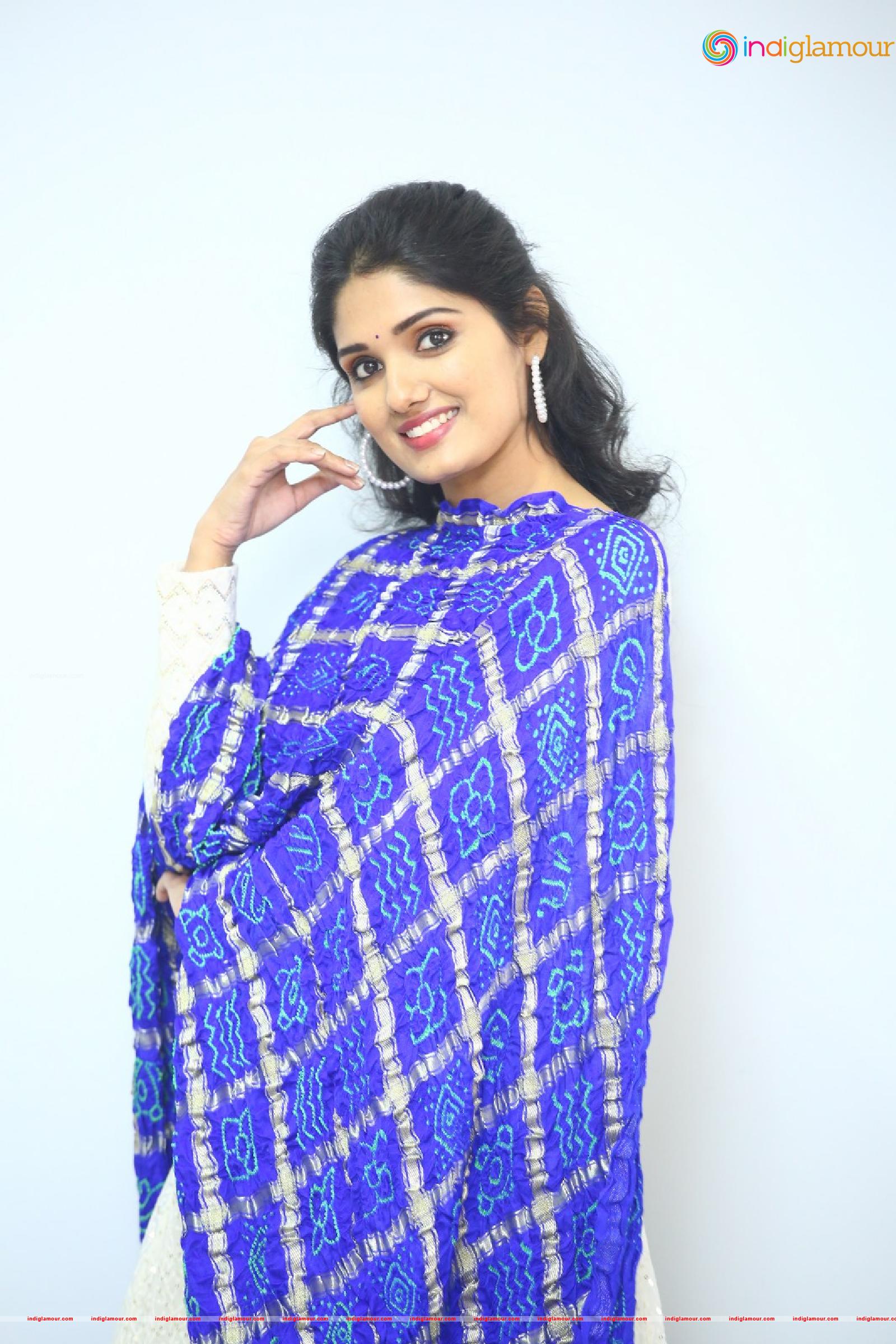 Geeth Saini Actress hd photo