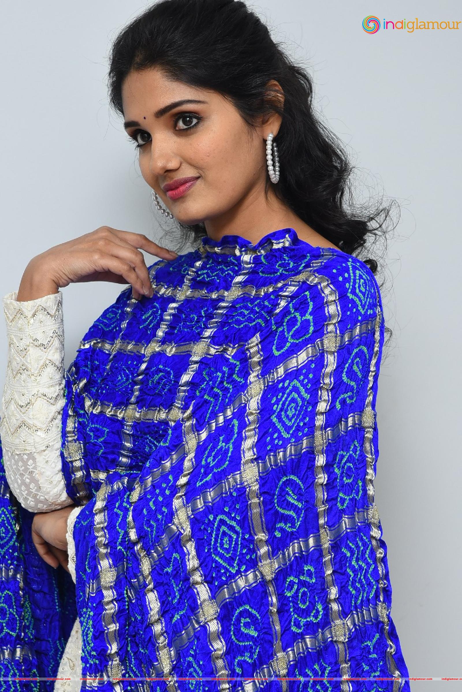 Geeth Saini Actress hd photo