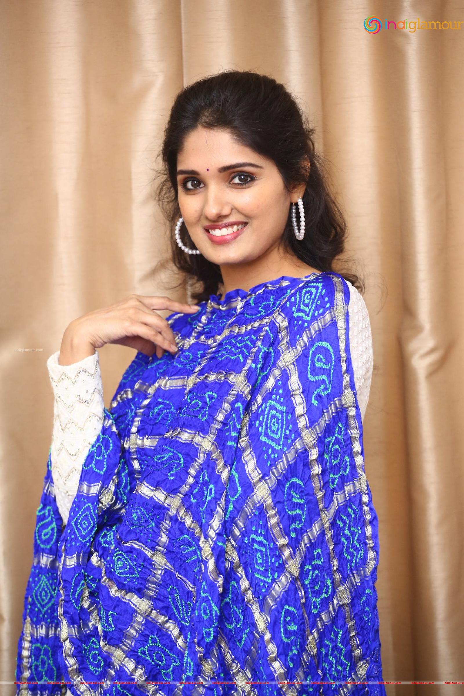 Geeth Saini Actress hd photo