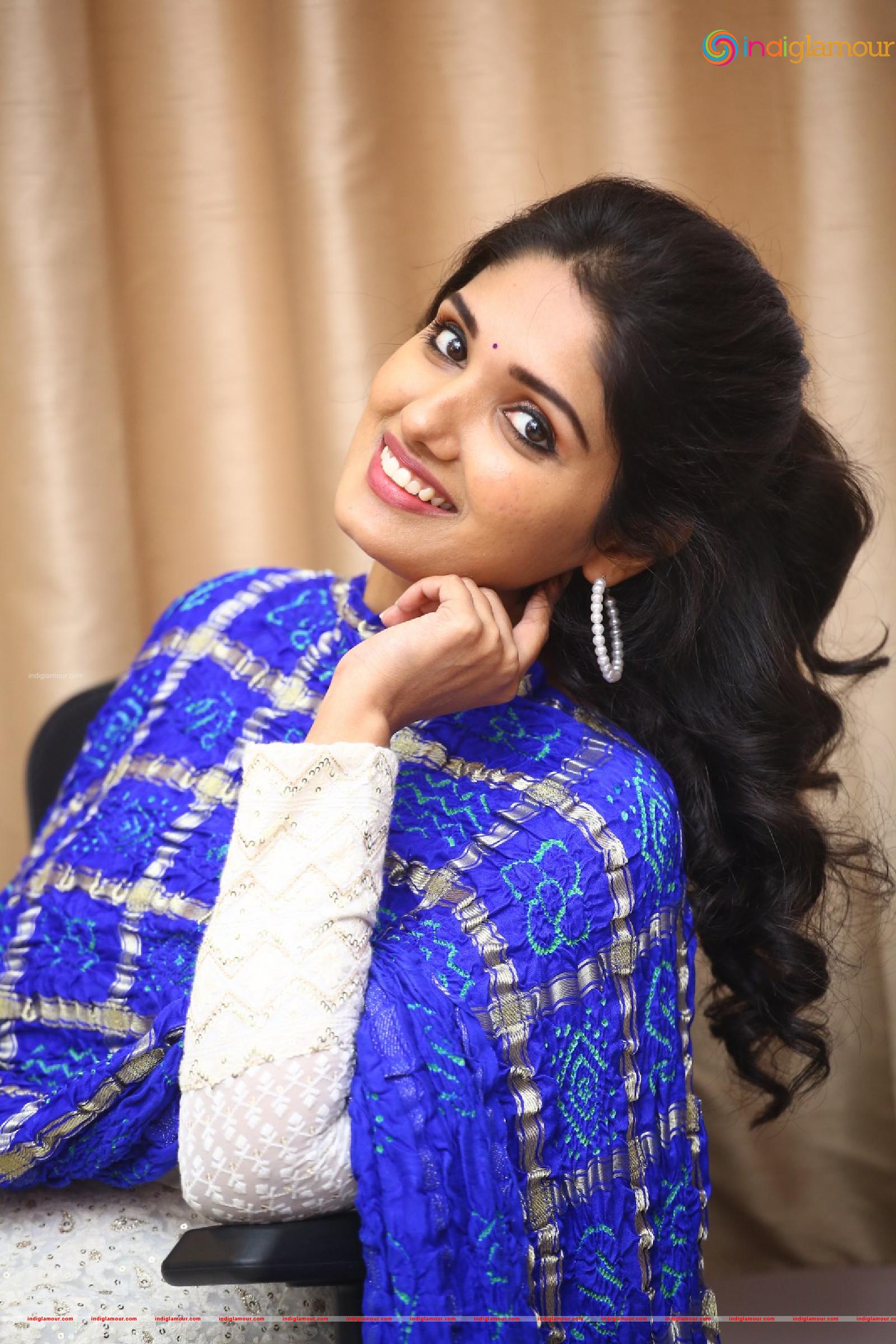 Geeth Saini Actress hd photo