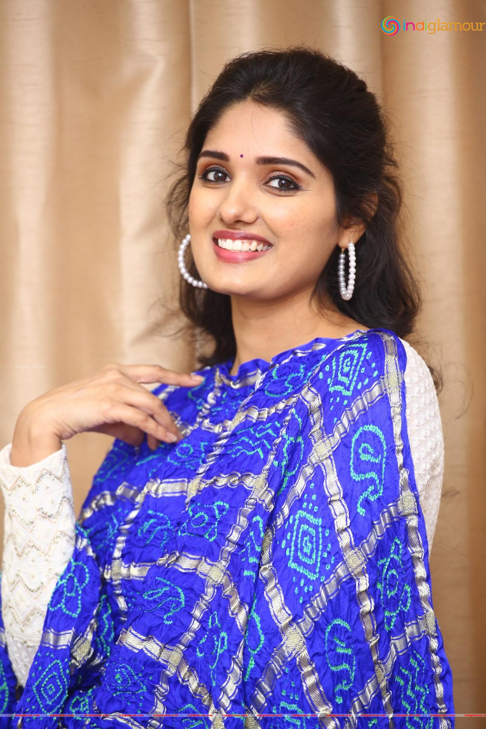 Geeth Saini Actress hd photo