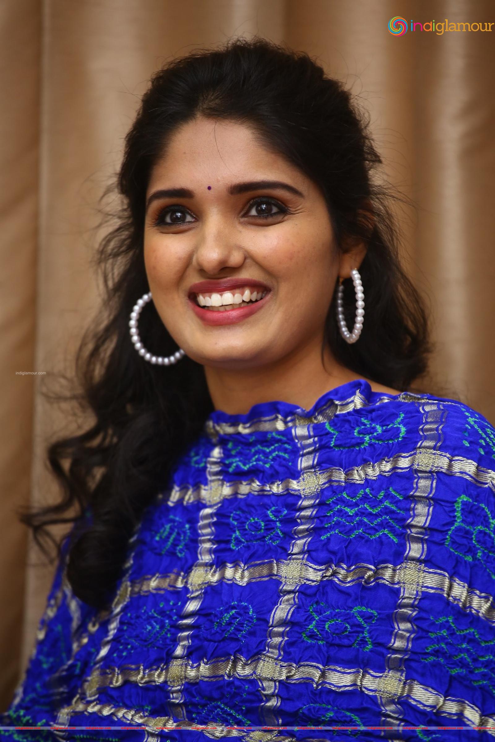 Geeth Saini Actress hd photo