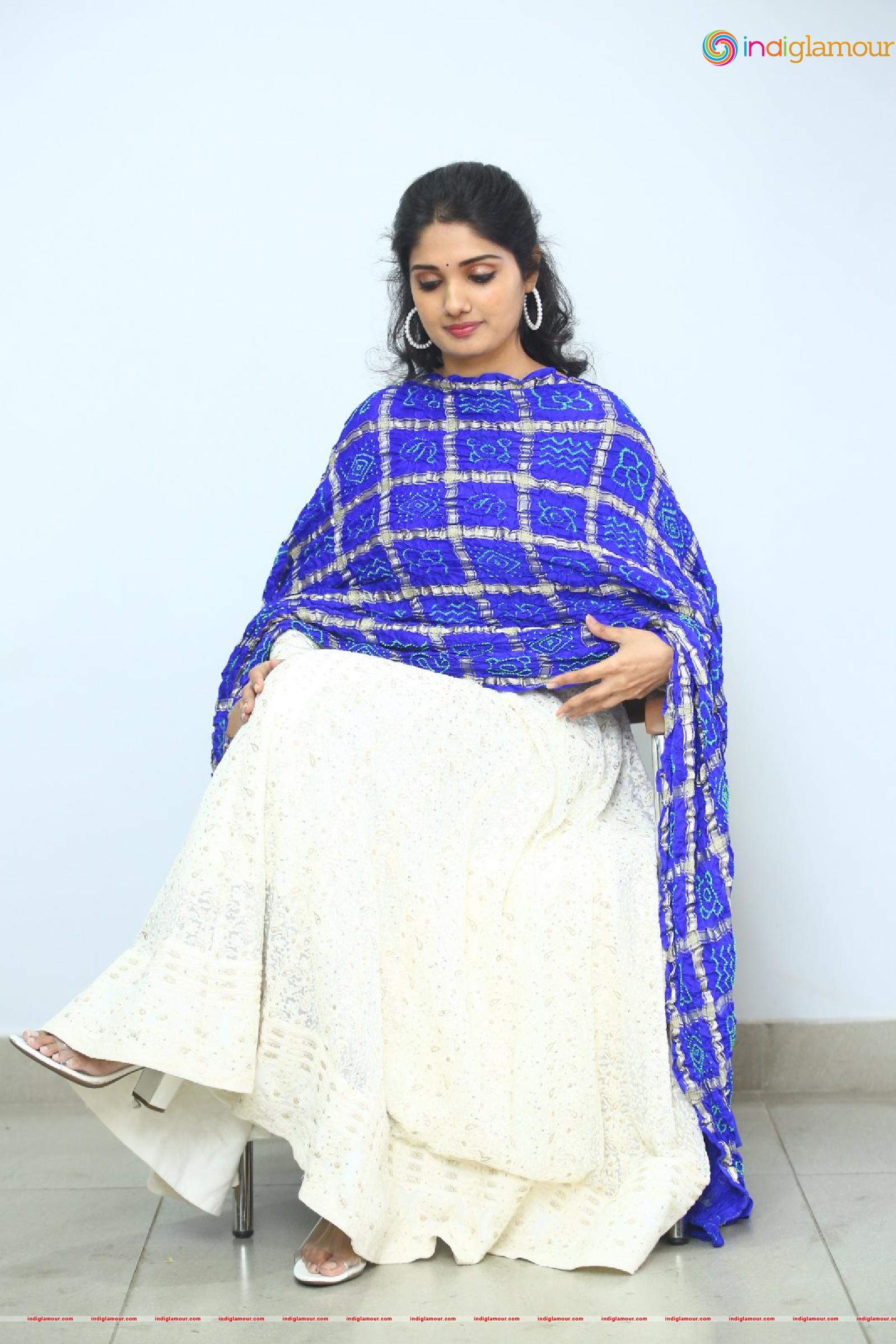Geeth Saini Actress hd photo