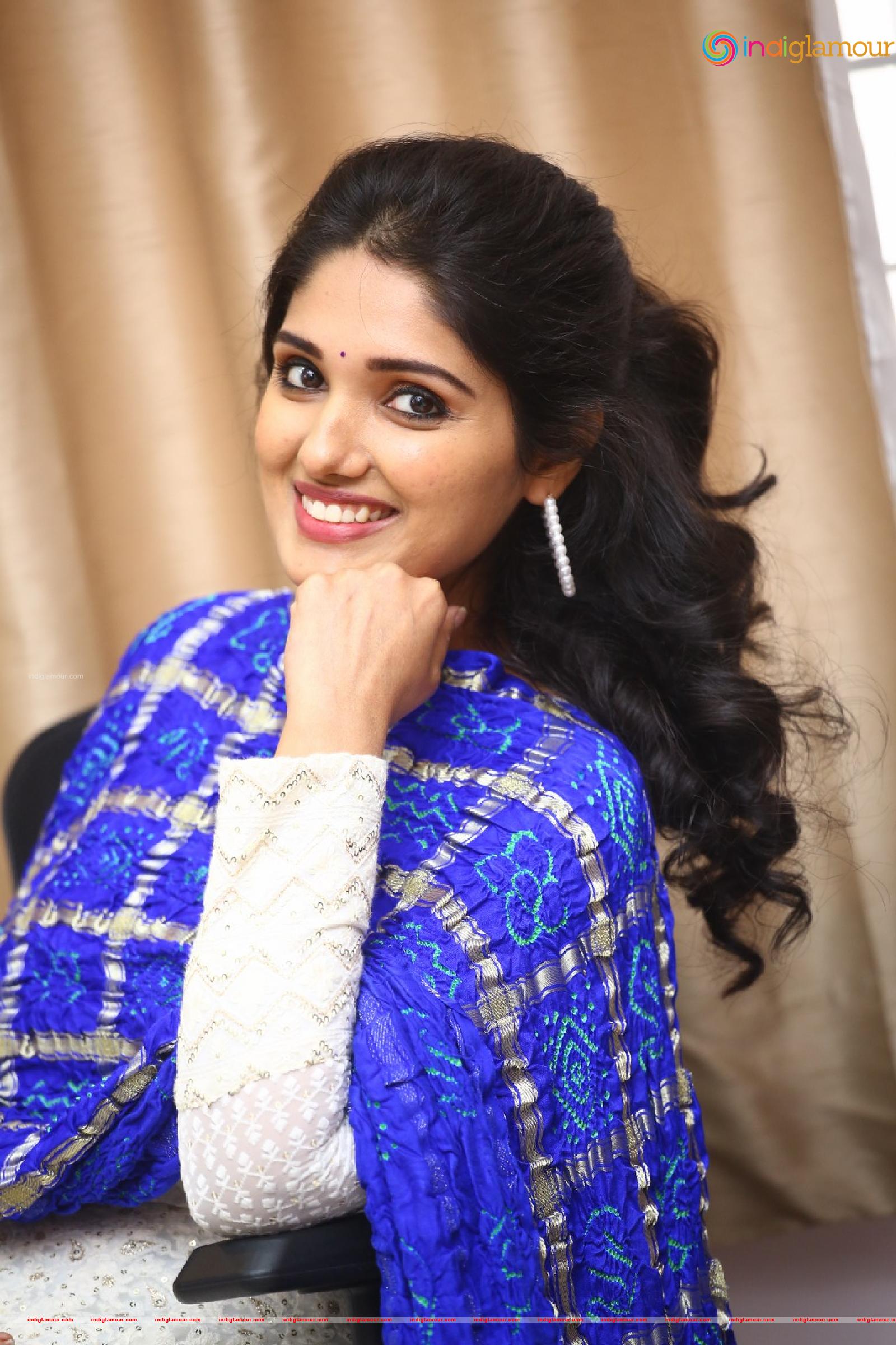Geeth Saini Actress hd photo
