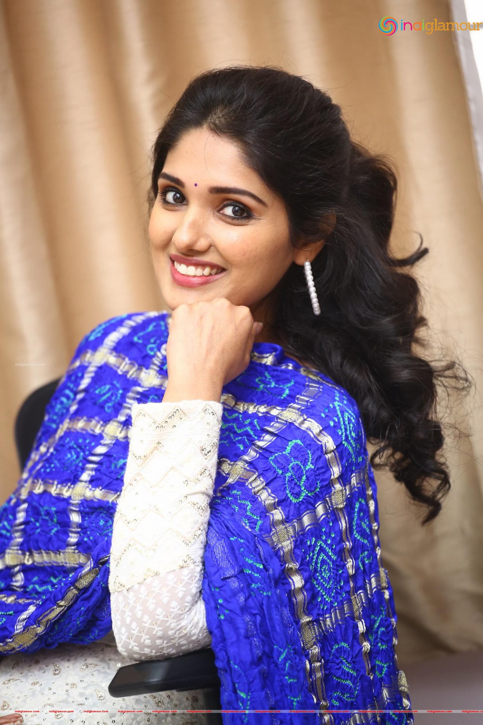 Geeth Saini Actress hd photo