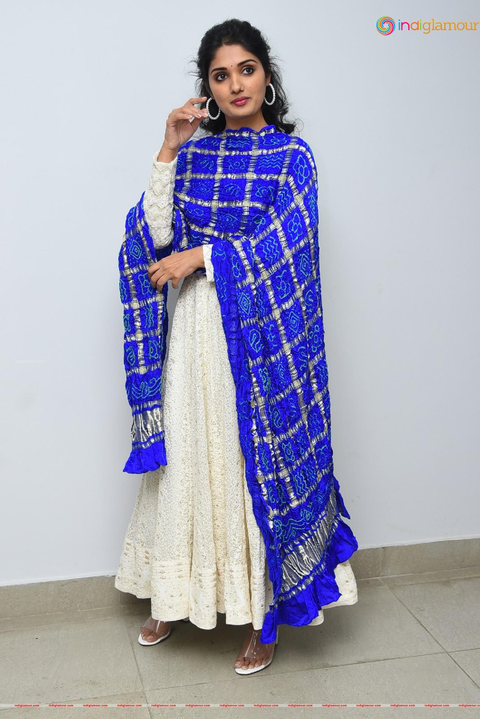Geeth Saini Actress hd photo
