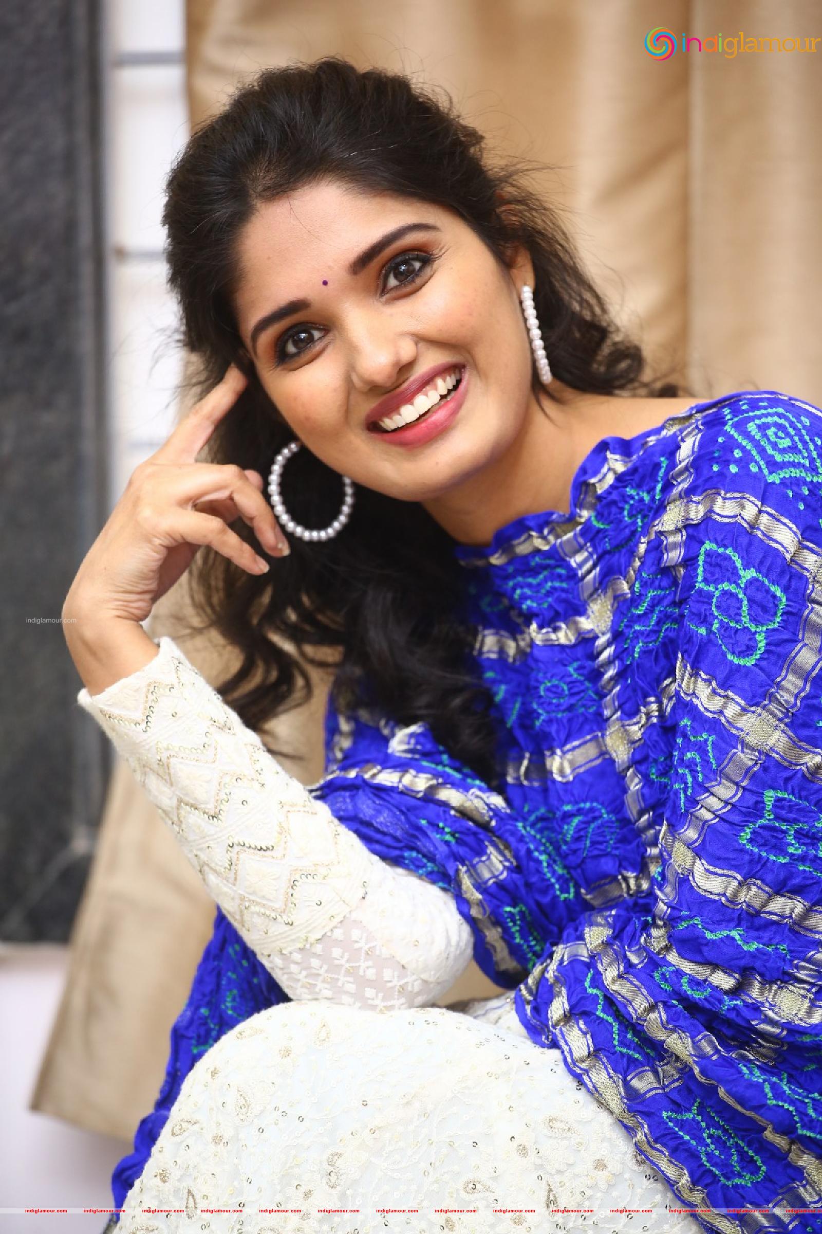 Geeth Saini Actress hd photo