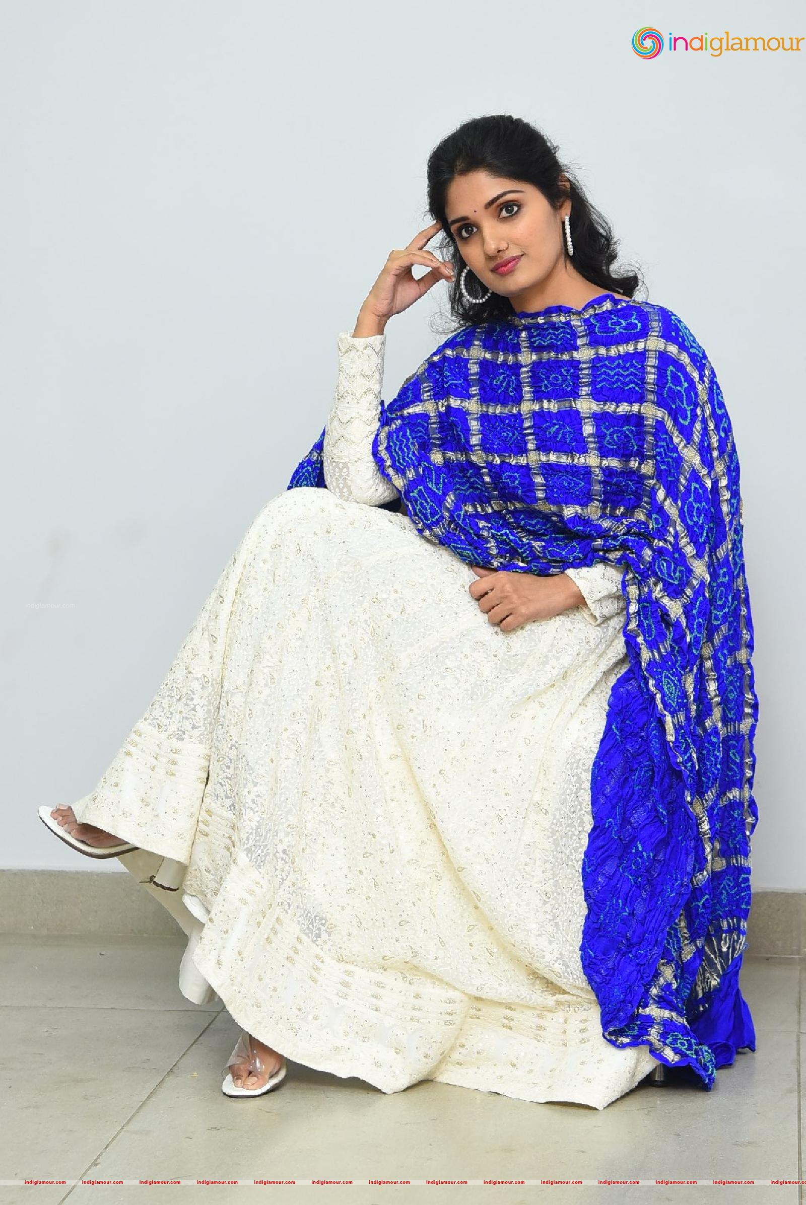 Geeth Saini Actress hd photo