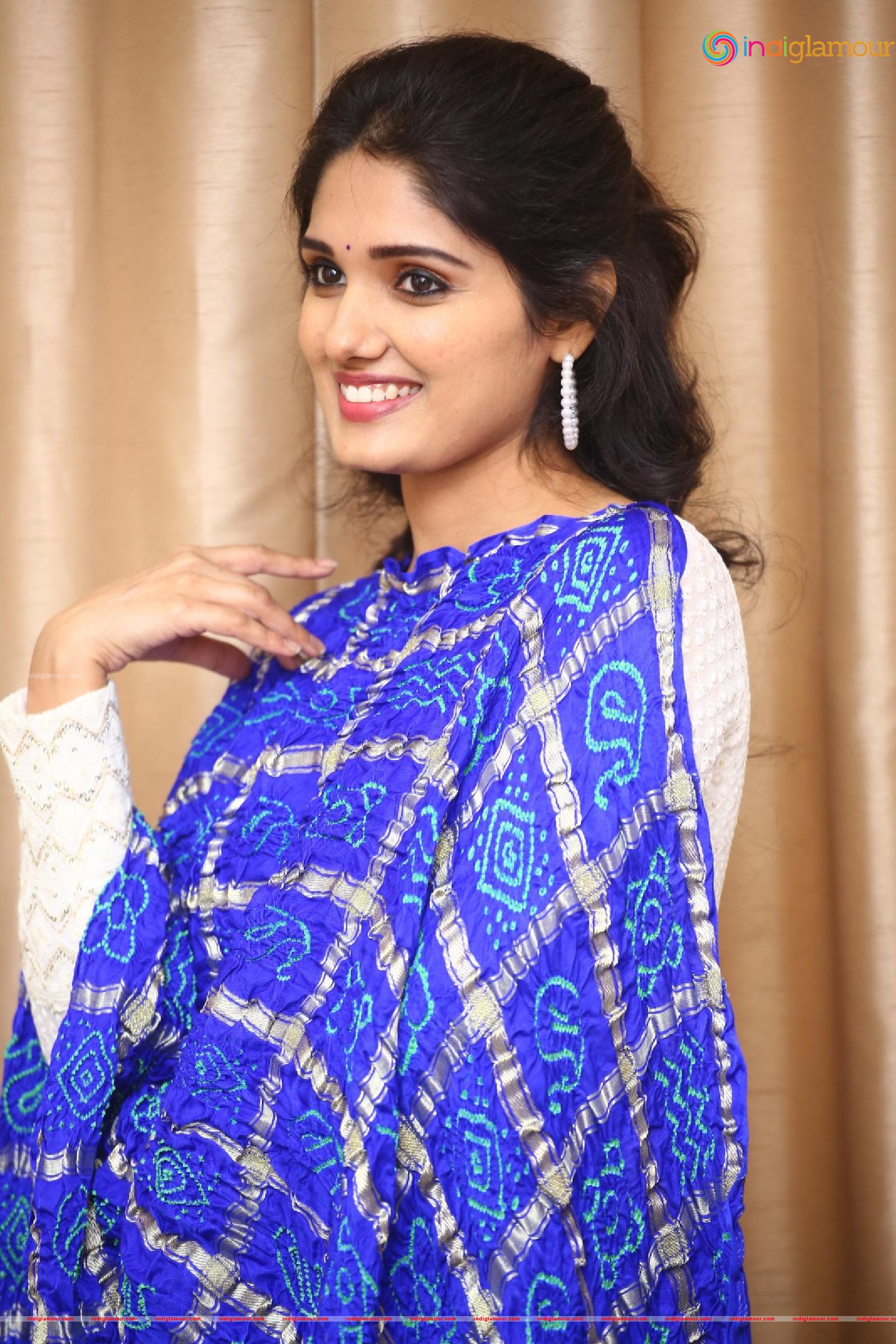 Geeth Saini Actress hd photo