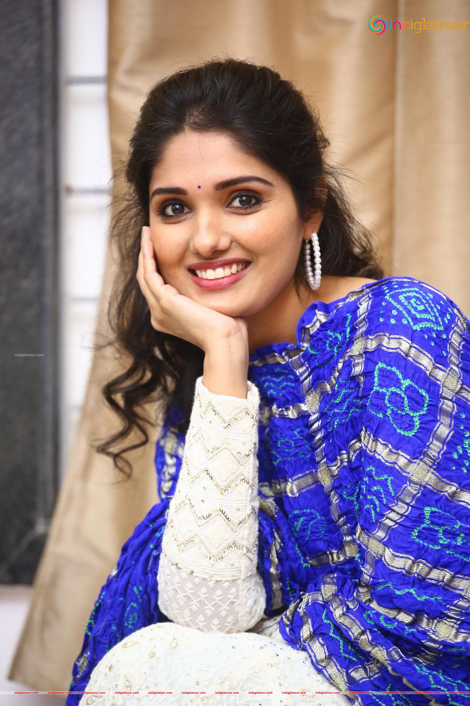 Geeth Saini Actress hd photo