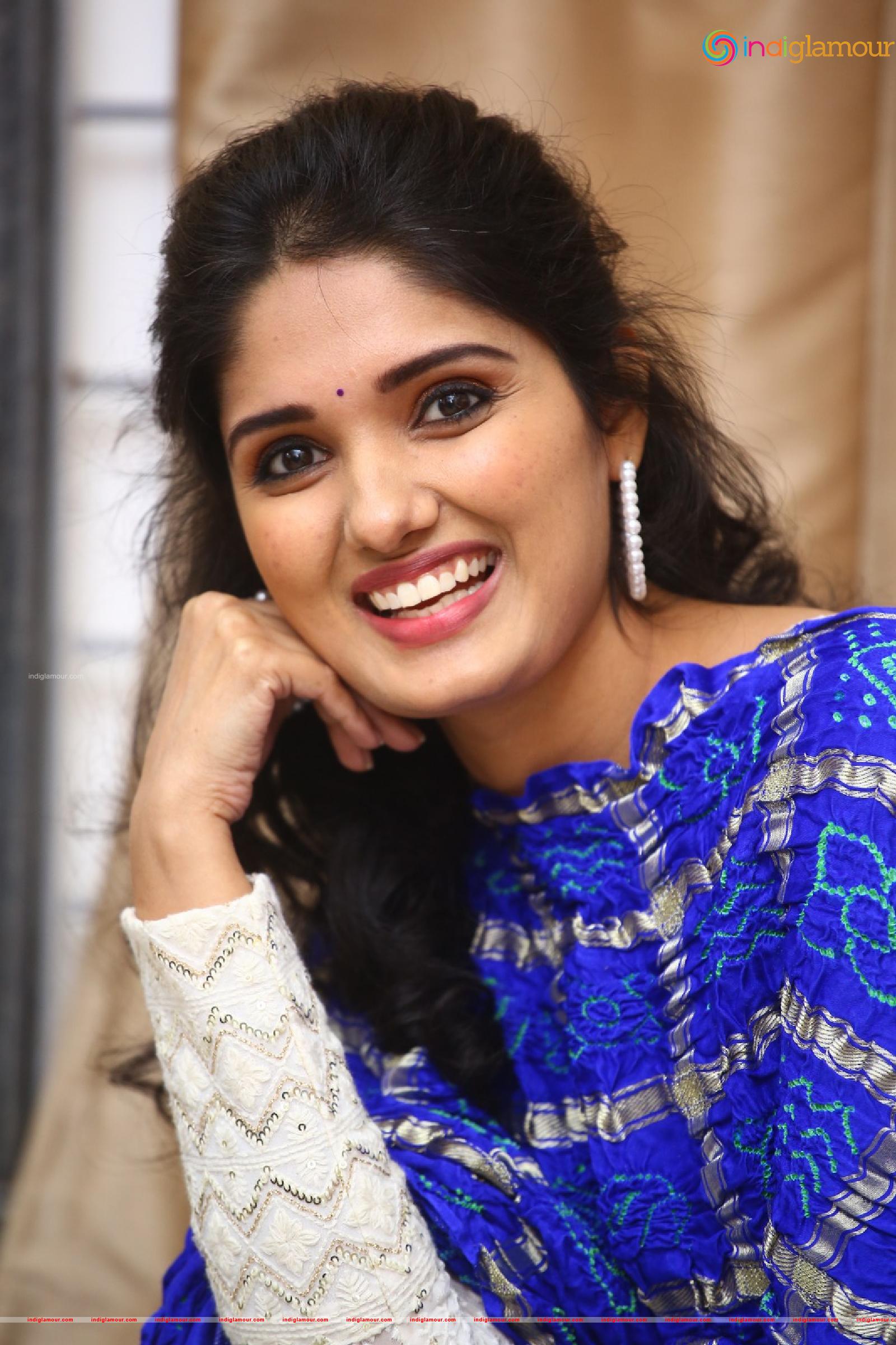 Geeth Saini Actress hd photo