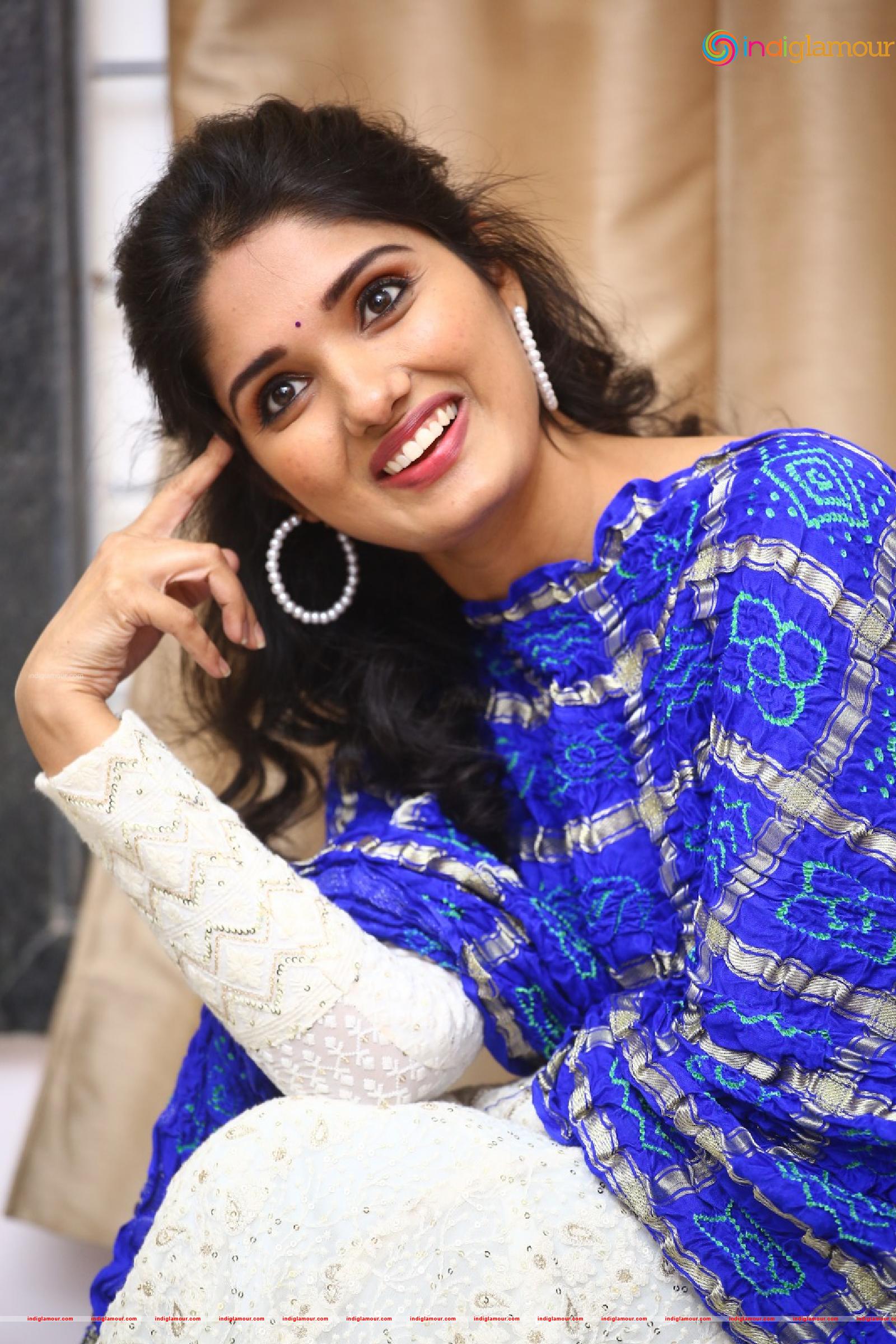 Geeth Saini Actress hd photo