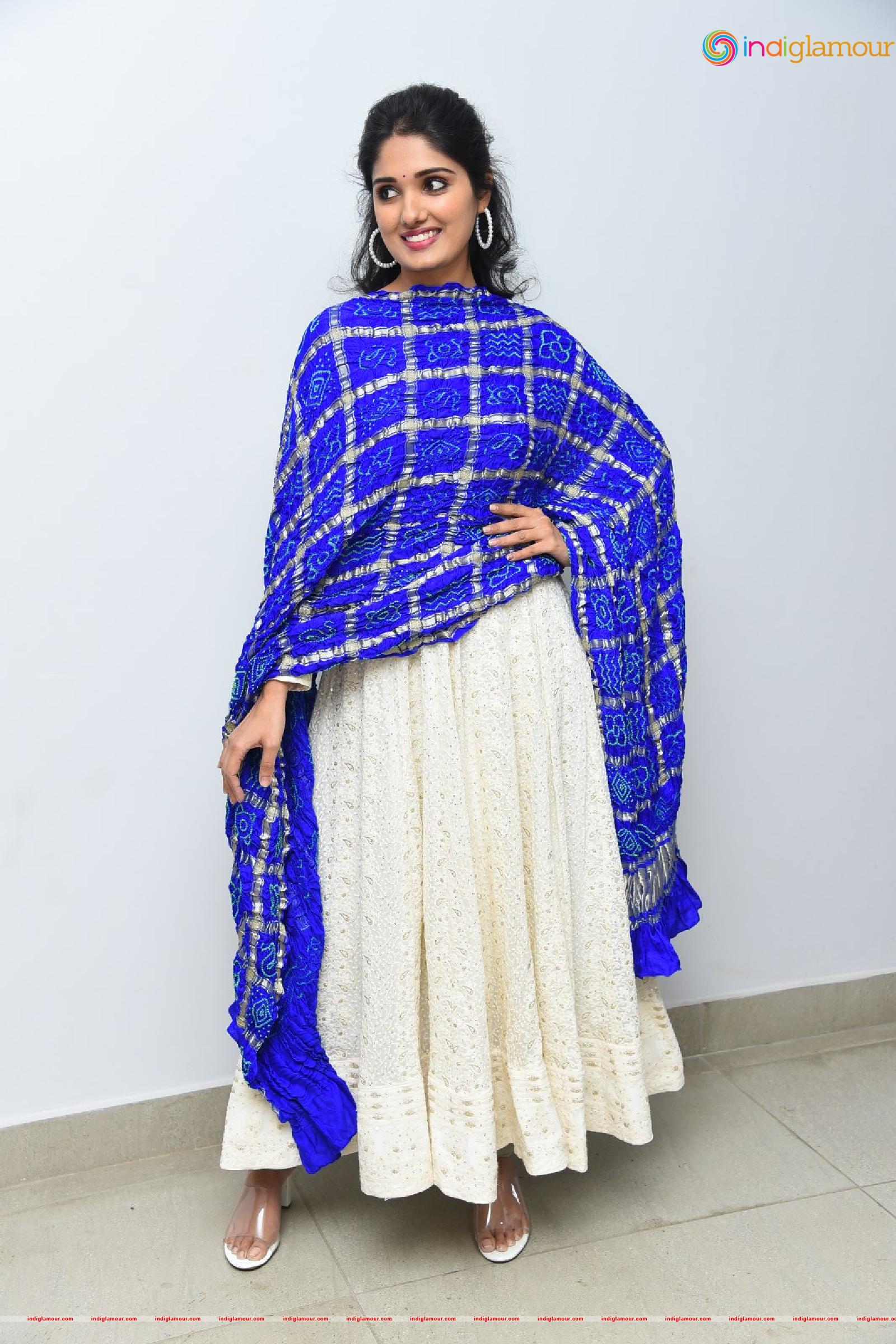 Geeth Saini Actress hd photo